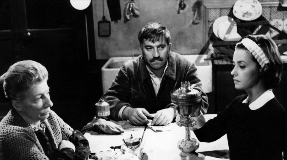 Diary of a Chambermaid Movie Essay - 1964 Luis Buñuel Film