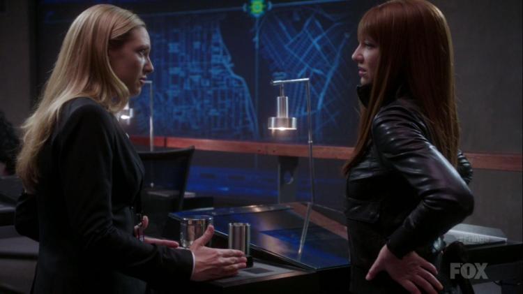 fringe-fake-olivia