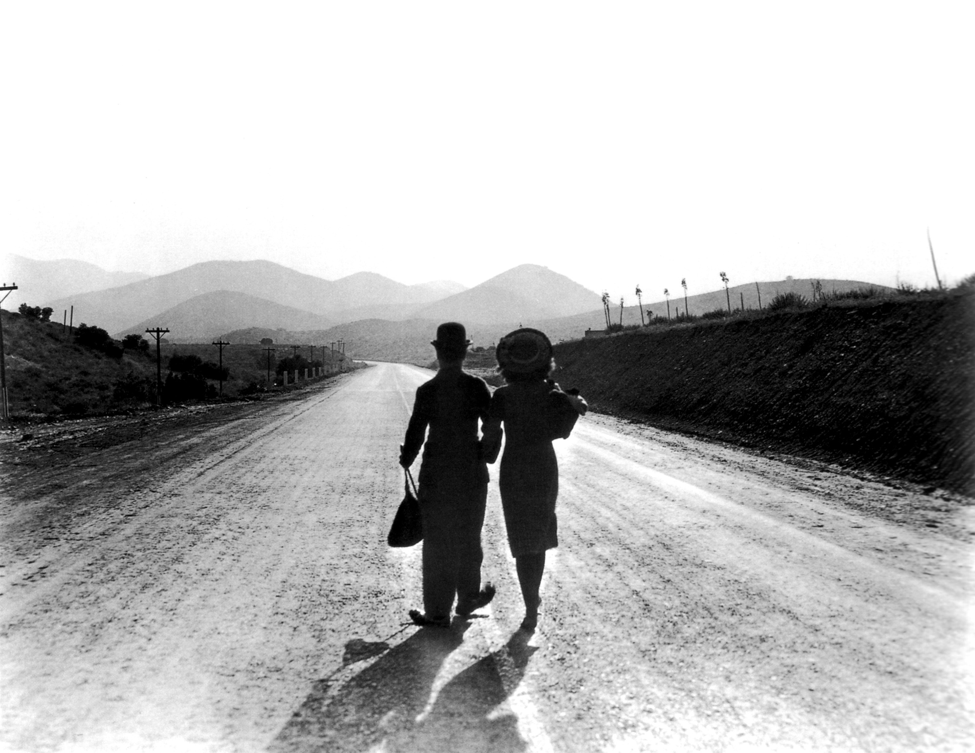 Modern Times Movie Essay - 1936 Charlie Chaplin Film