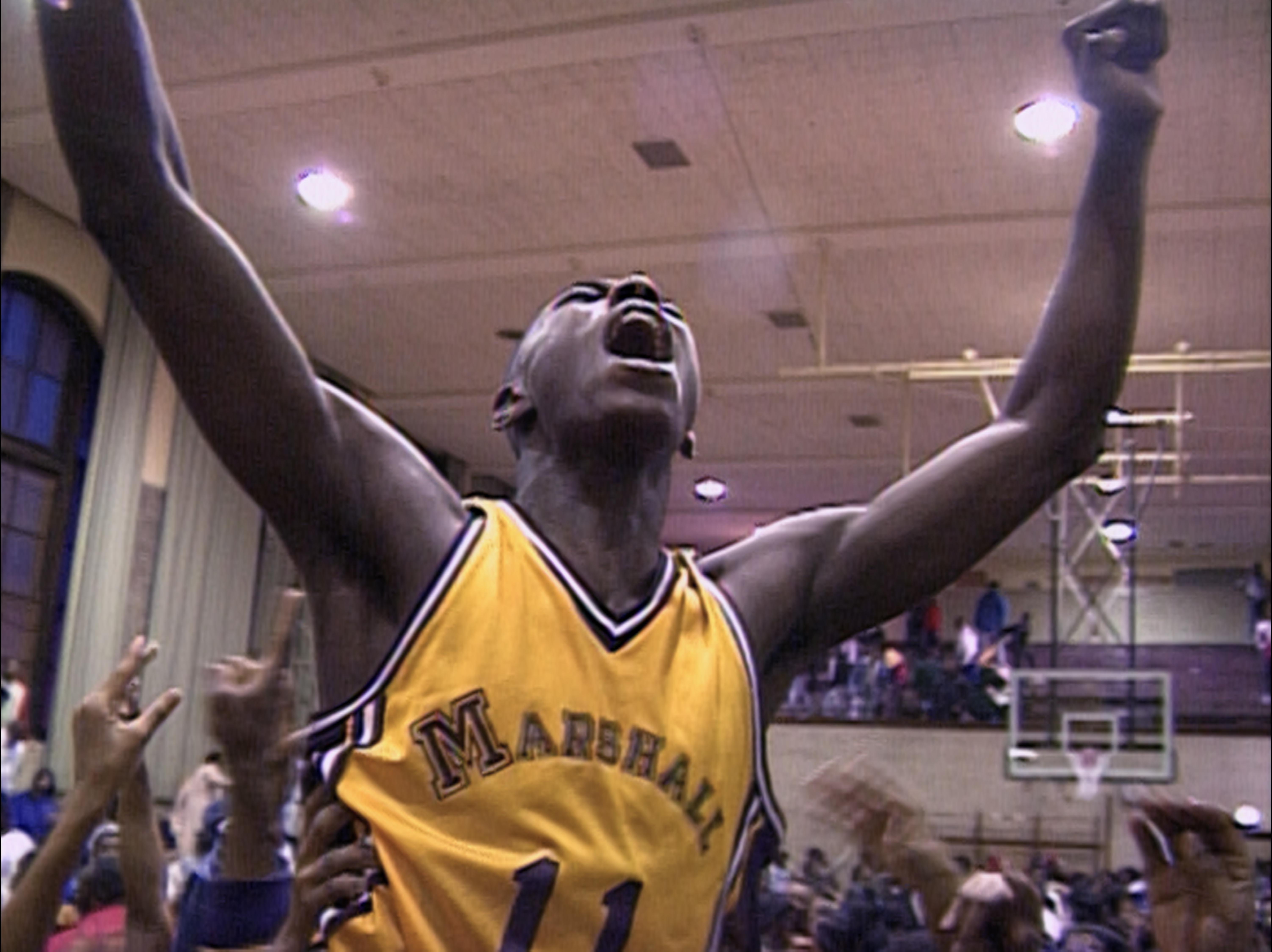 Hoop Dreams Movie Essay - 1994 Steve James Documentary Film