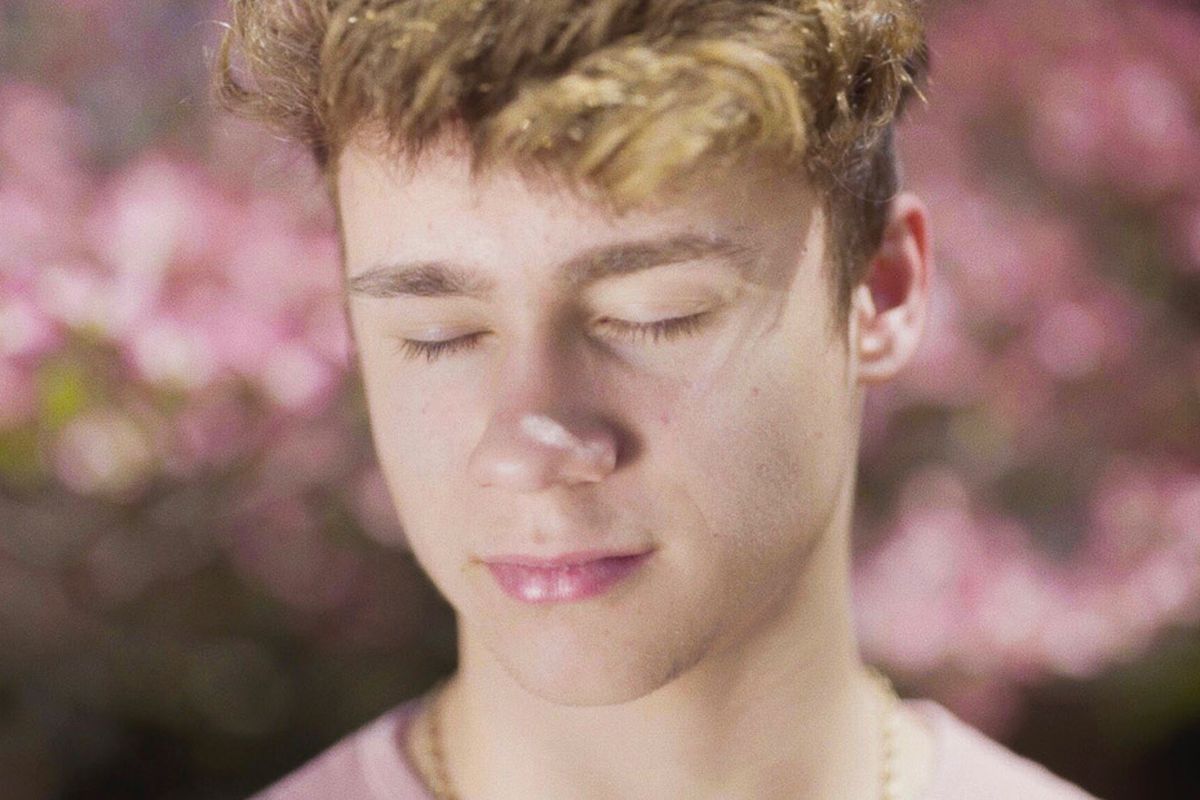 Jawline Documentary Review - 2019 Hulu Film