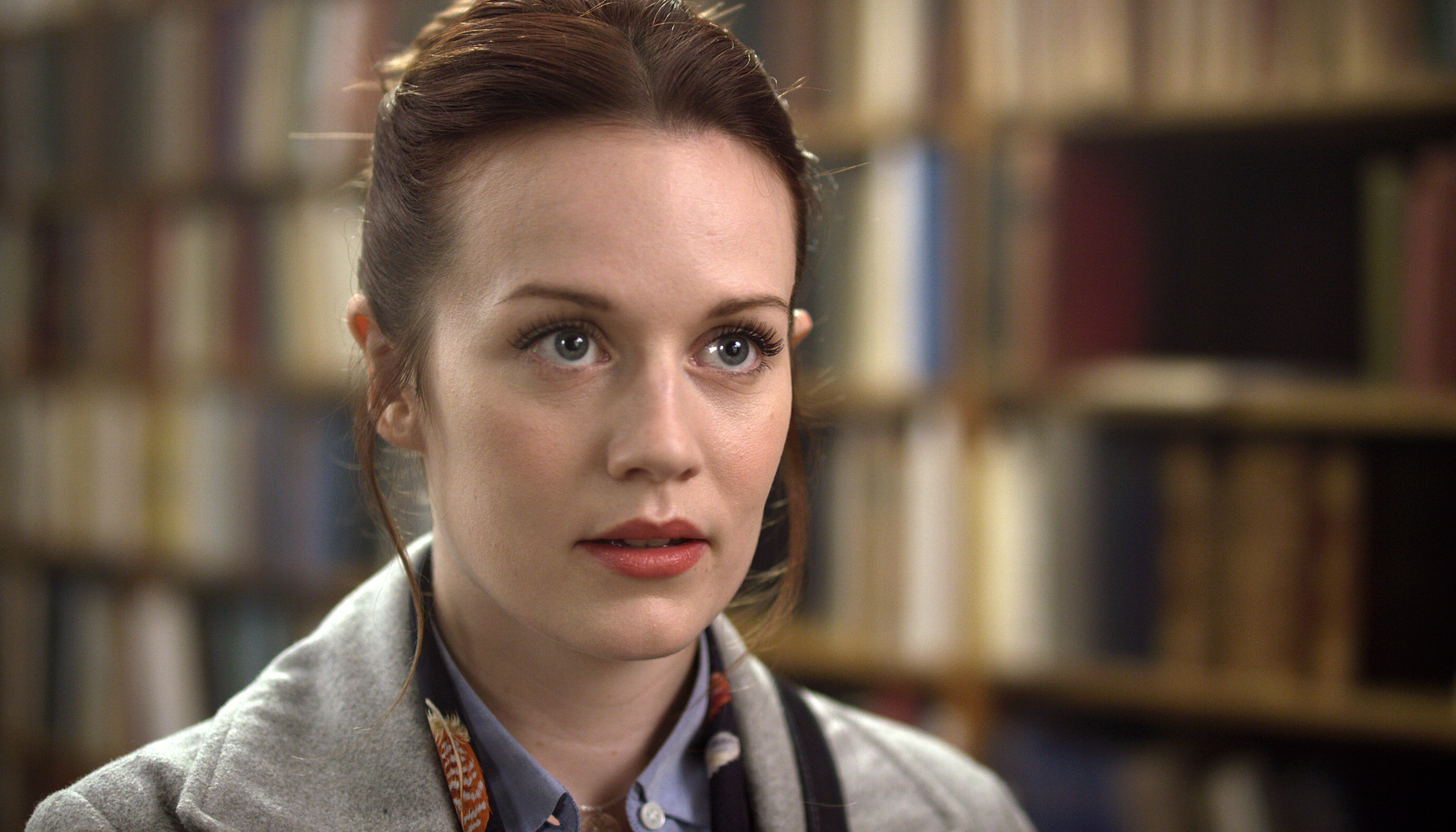 Cara Theobold in Around the Sun