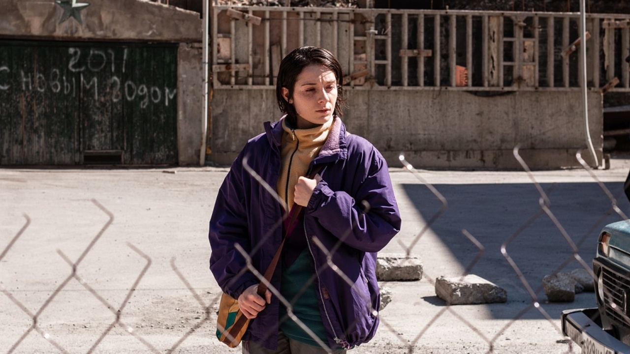 Milana Aguzarova as Ada in Unclenching the Fists