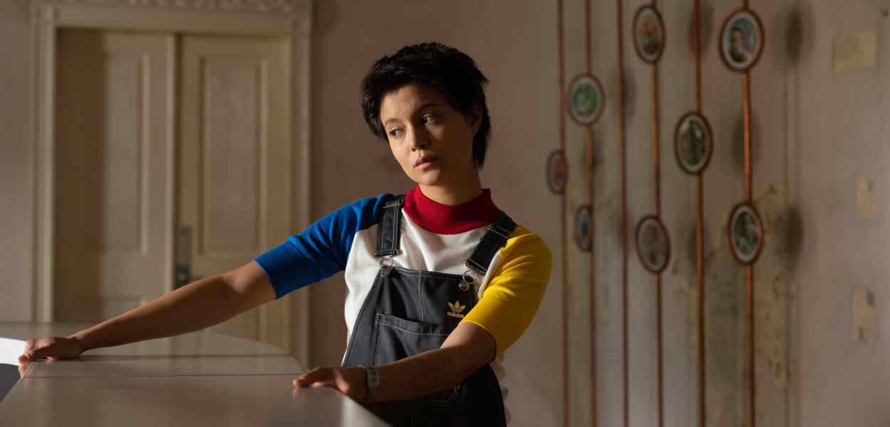 Open Your Eyes Cast - Maria Wawreniuk as Julia