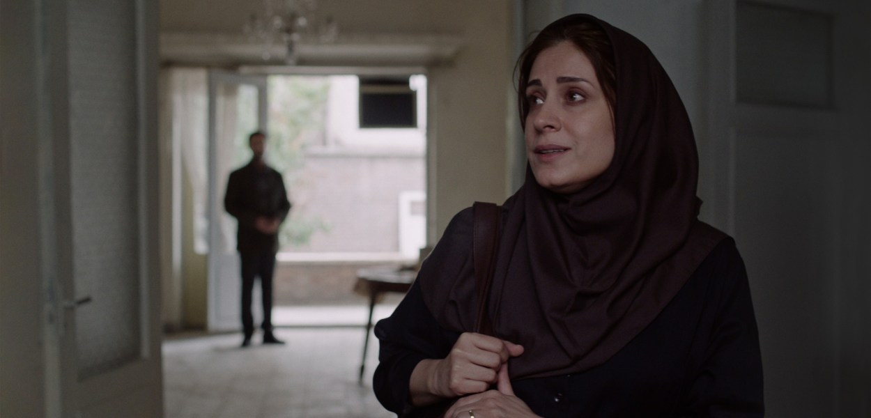 Ballad of a White Cow Movie Review - 2020 Maryam Moghadam and Behtash Sanaeeha Film