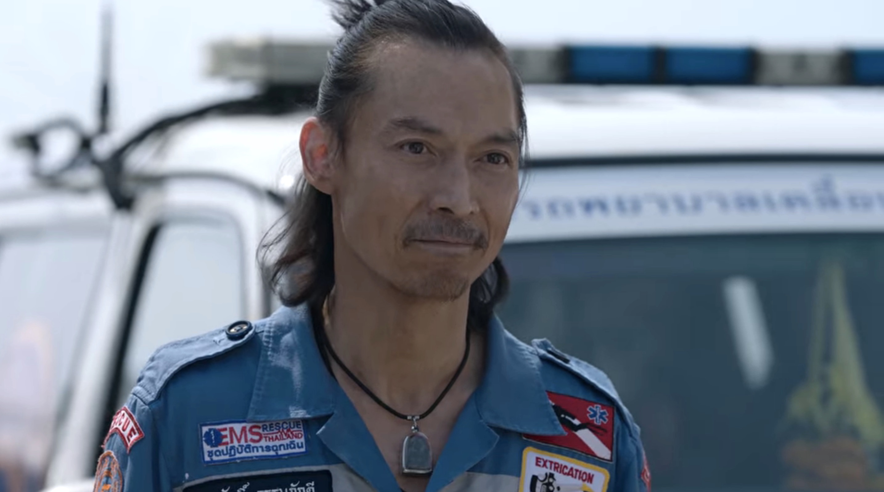 Bangkok Breaking Cast - Pavarit Mongkolpisit as Somsak