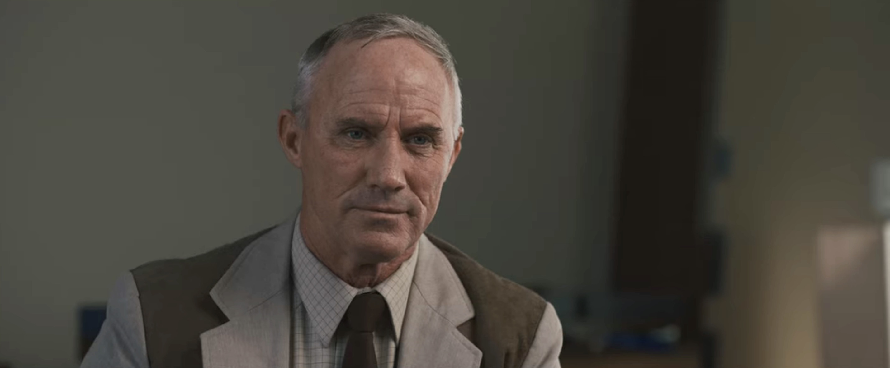 Intrusion Cast on Netflix - Robert John Burke as Stephen Morse