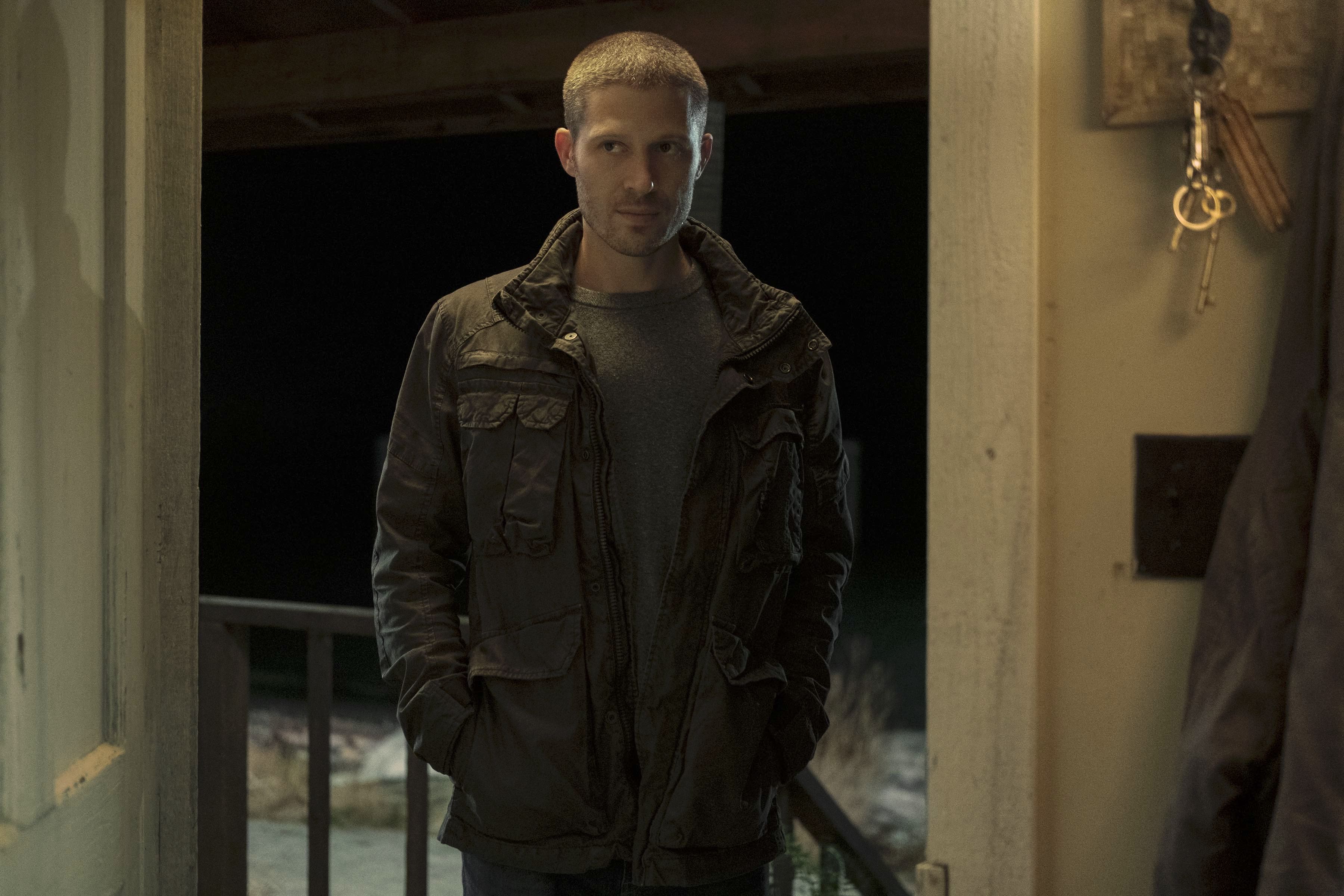 Midnight Mass Cast on Netflix - Zach Gilford as Riley Flynn