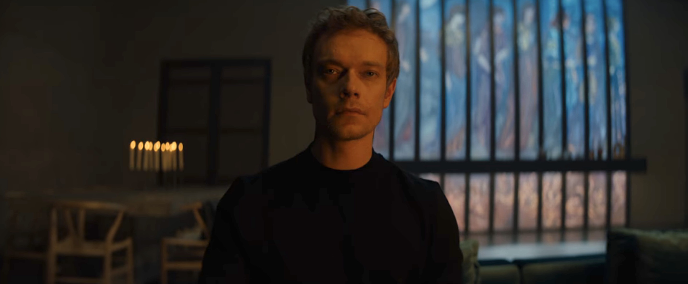 Night Teeth Cast - Alfie Allen as Victor