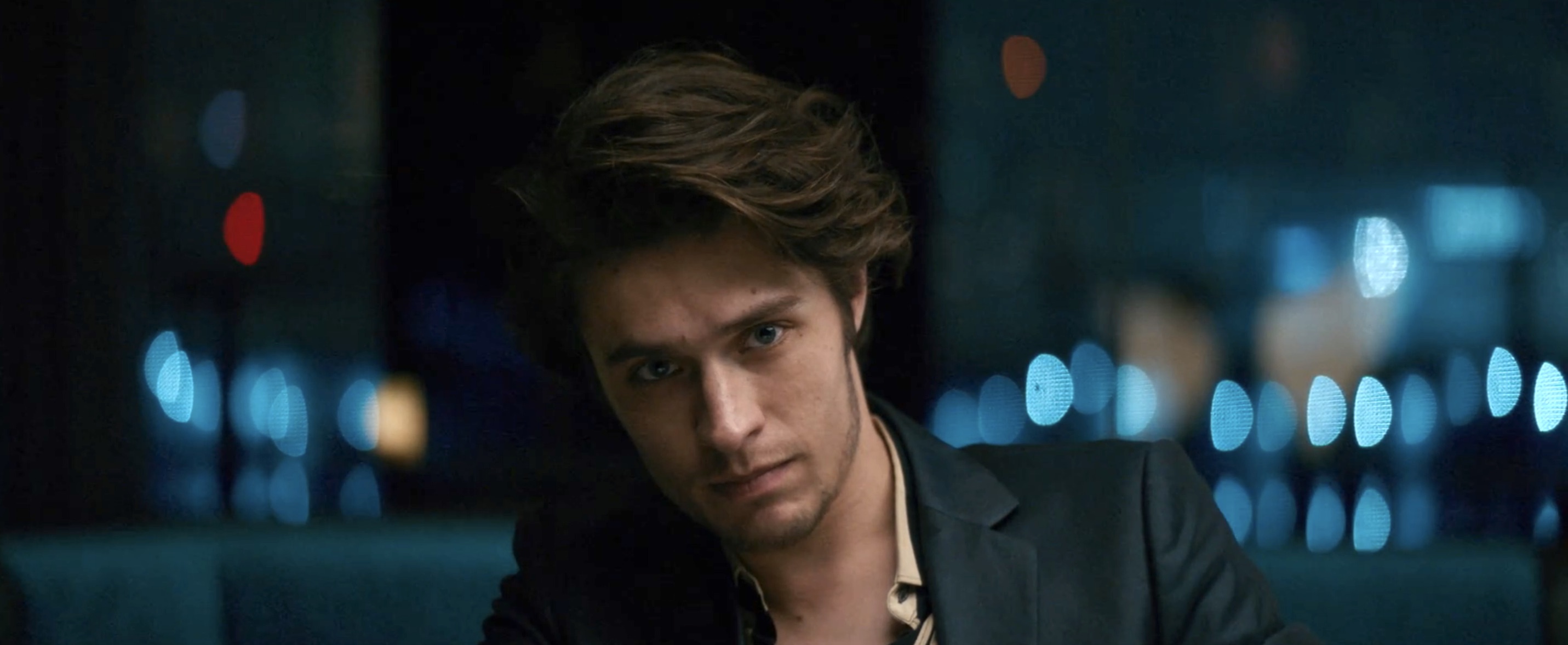 Dead & Beautiful Cast - Gijs Blom as Mason