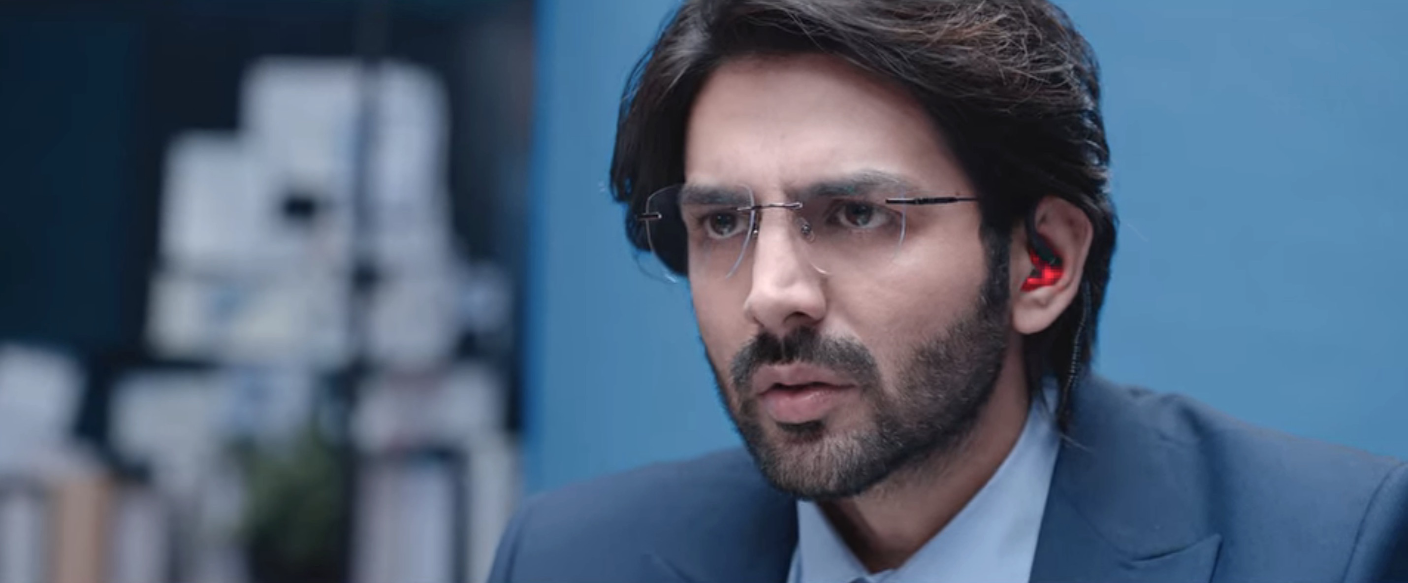 Dhamaka Cast - Kartik Aaryan as Arjun Pathak