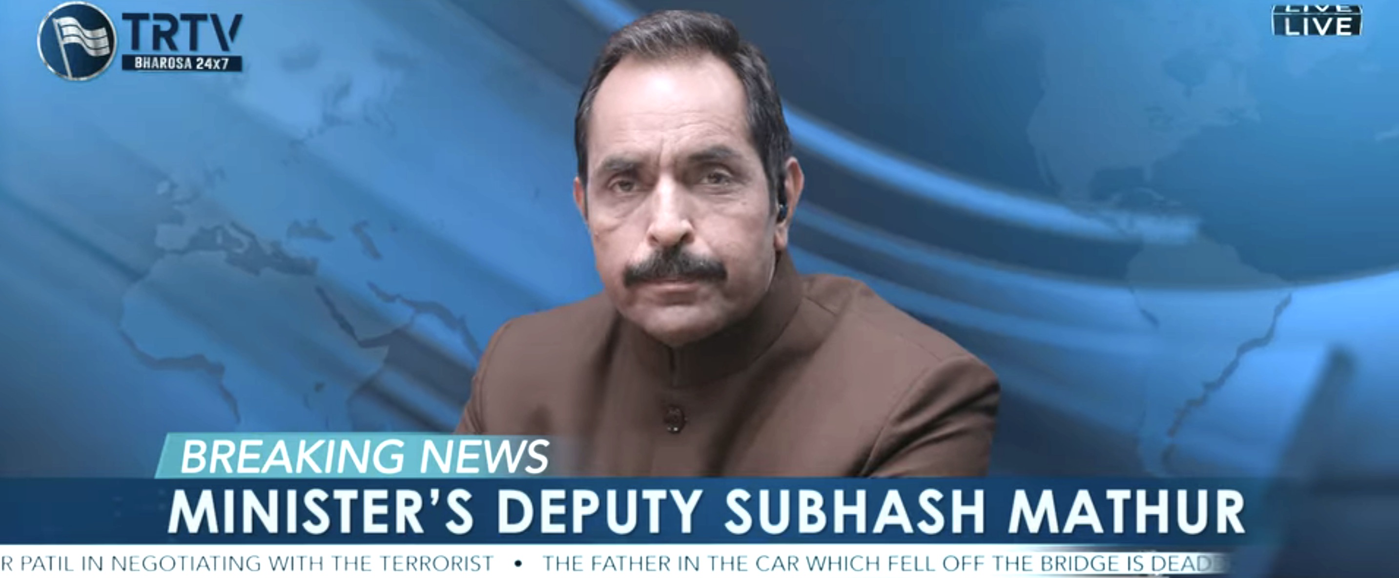 Dhamaka Cast - Vishwajeet Pradhan as Subhash Mathur