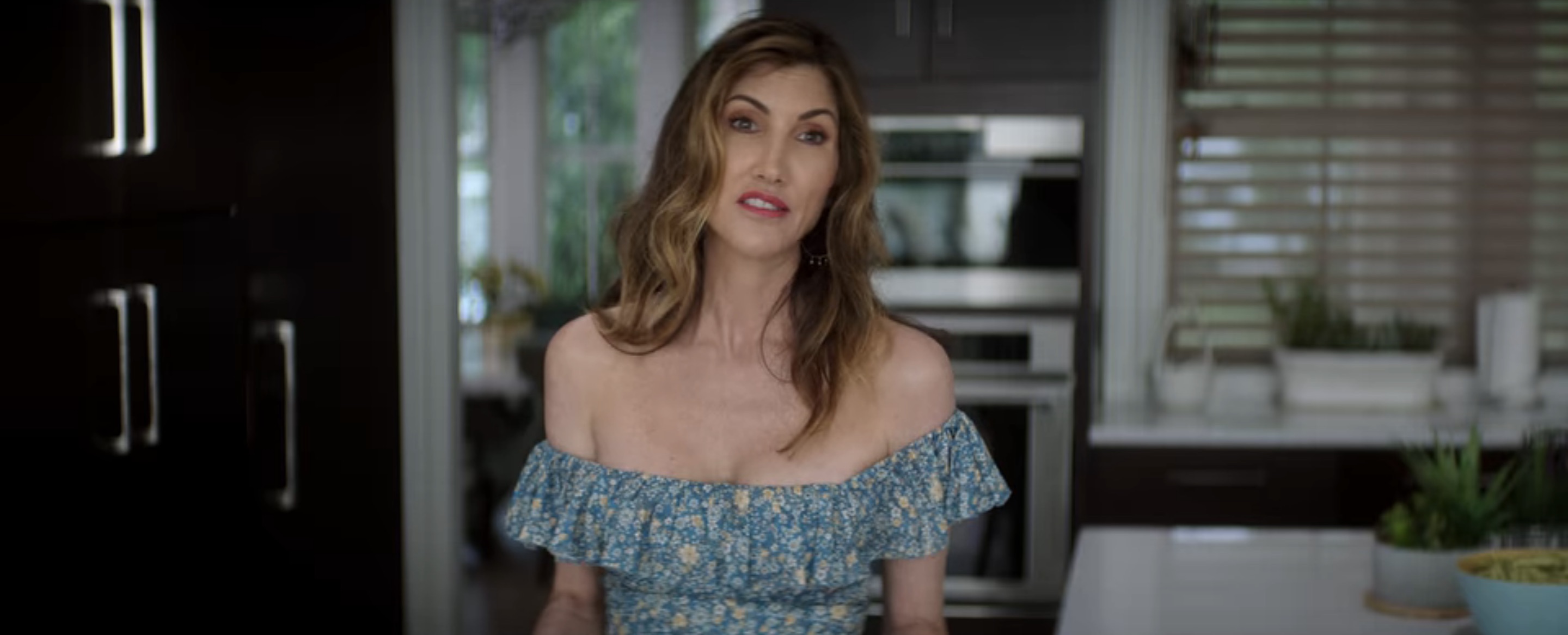 Home Team Cast - Jackie Sandler as Beth