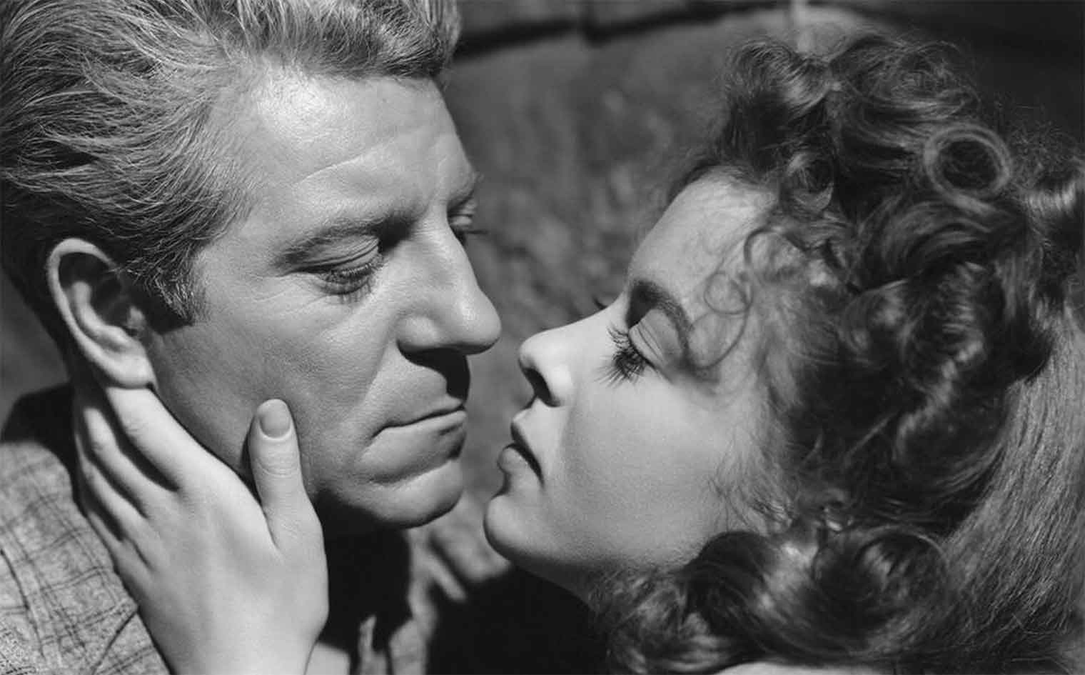 Moontide Movie Essay - Port of Shadows Comparison