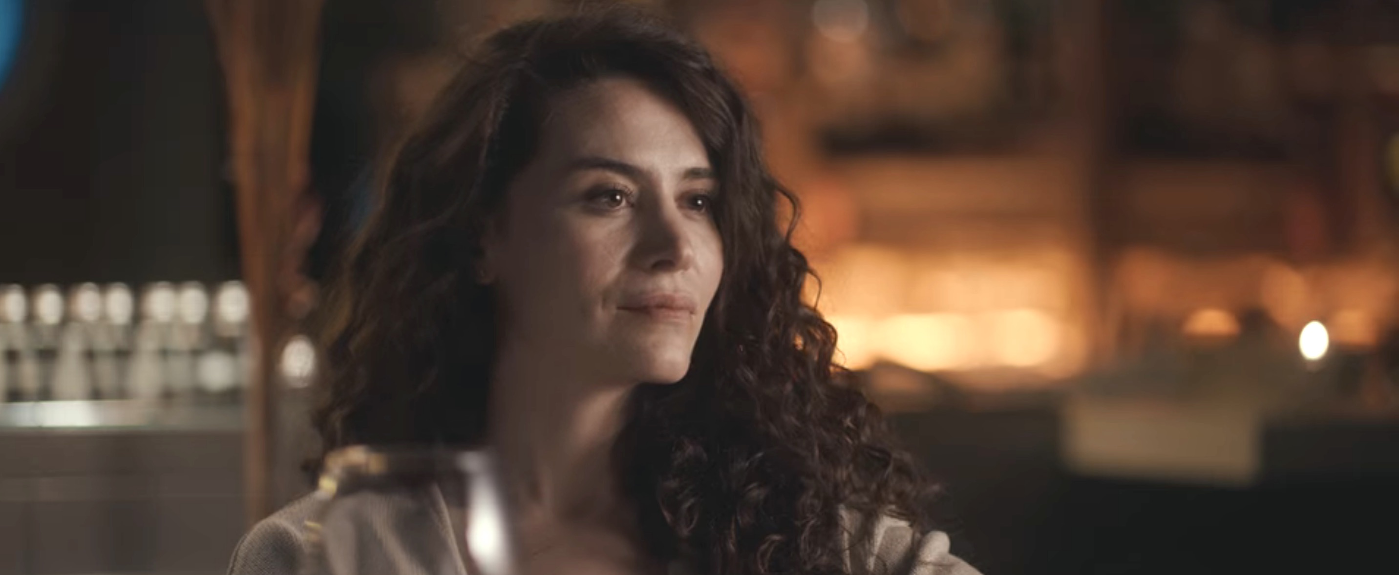 My Father's Violin Cast - Belçim Bilgin as Suna