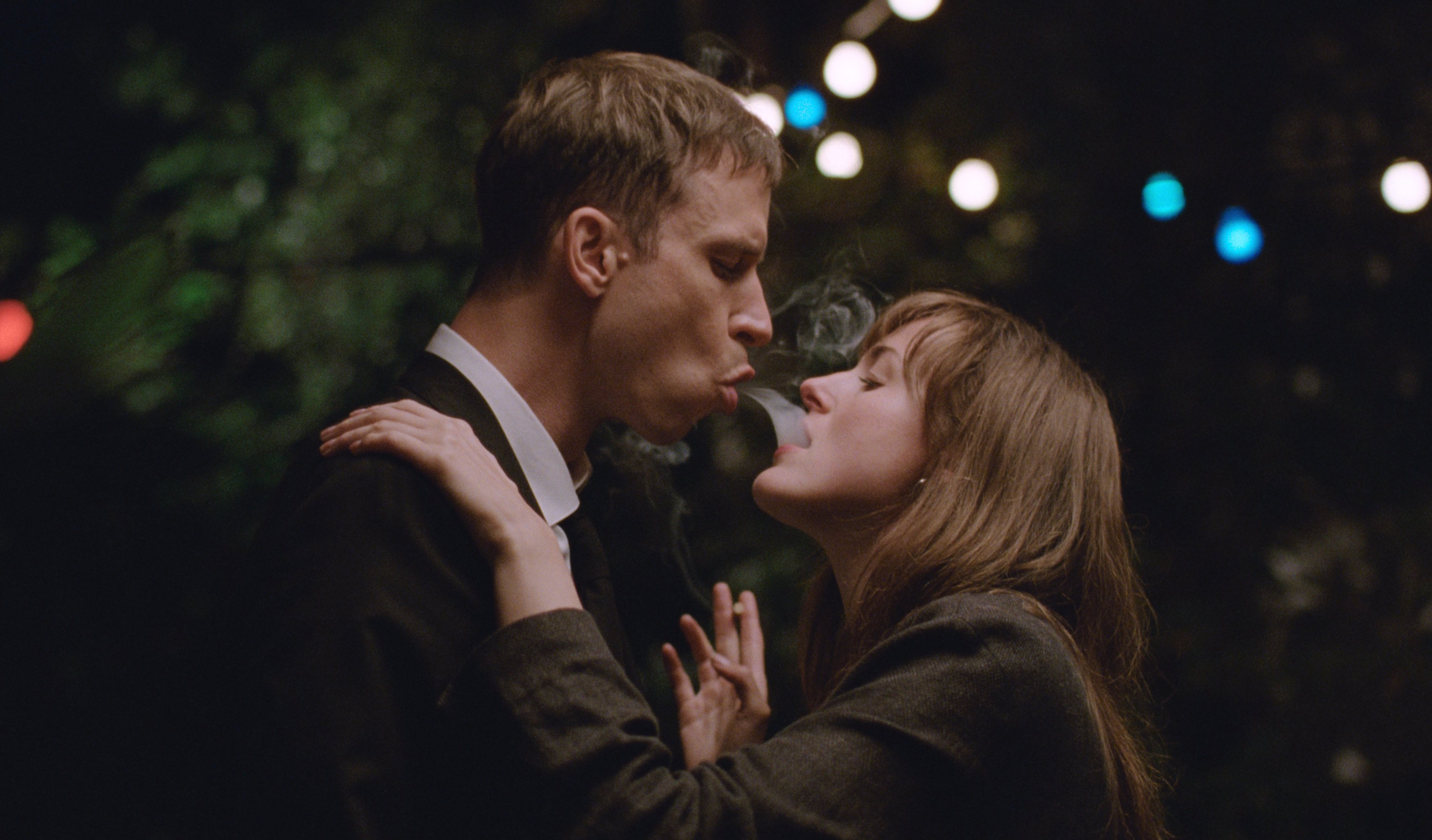 The Worst Person in the World Movie Review - 2021 Joachim Trier Film