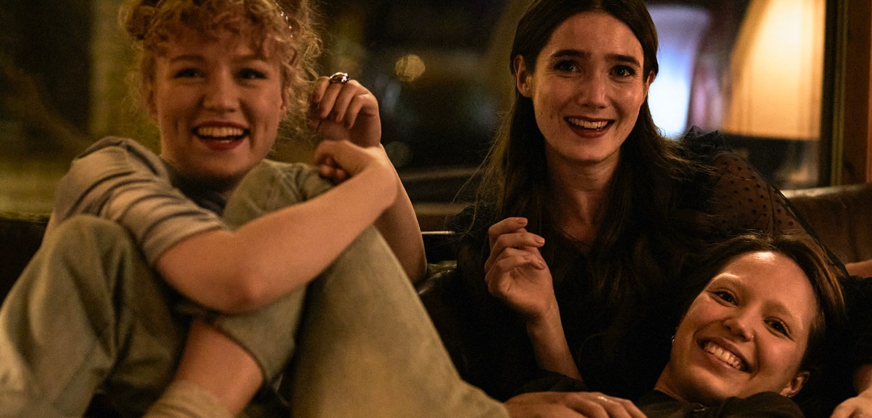 Girl Picture Movie Review - 2022 Alli Haapasalo Film