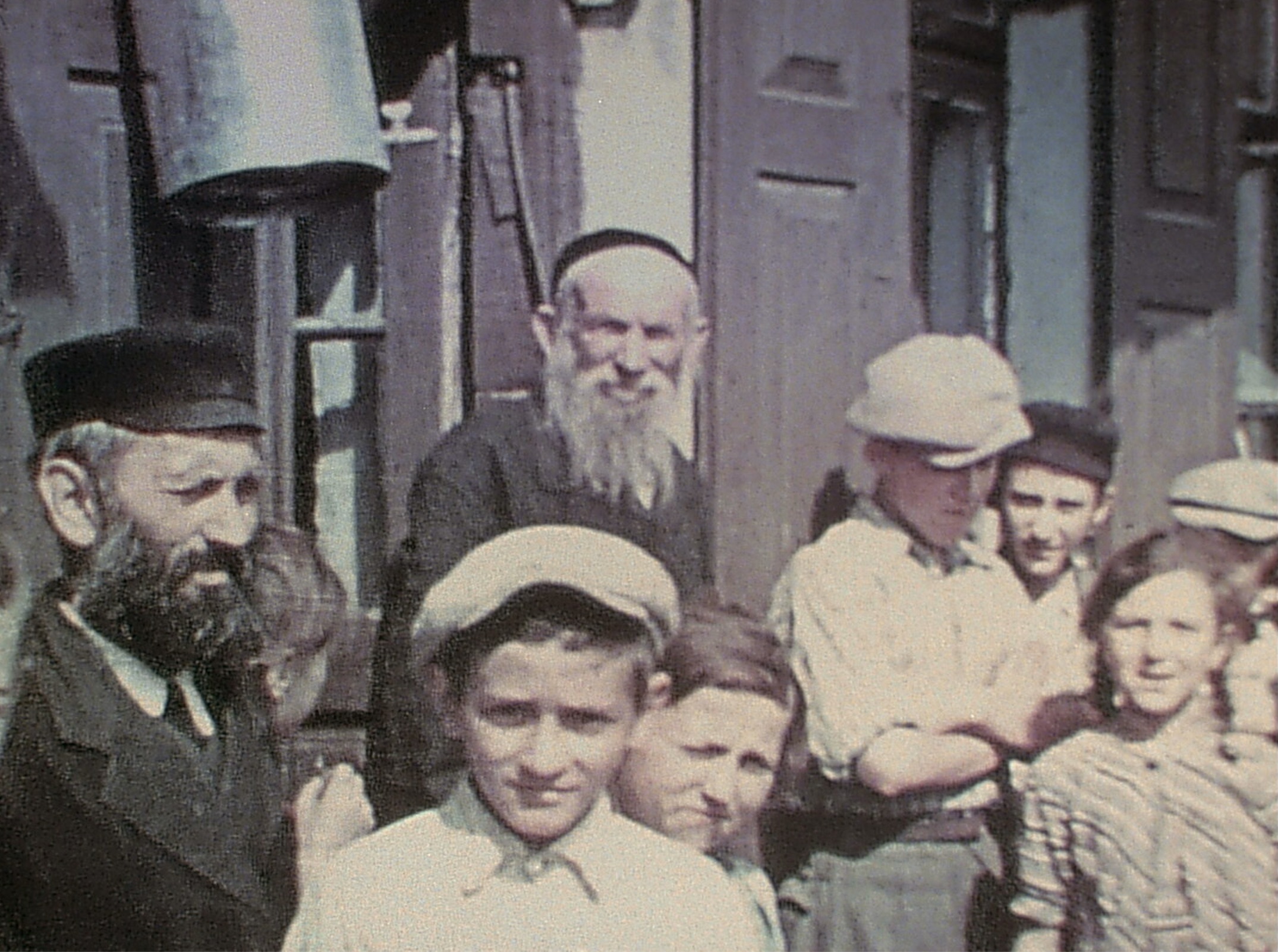 Three Minutes: A Lengthening Documentary Review - 2021 Bianca Stigter Film