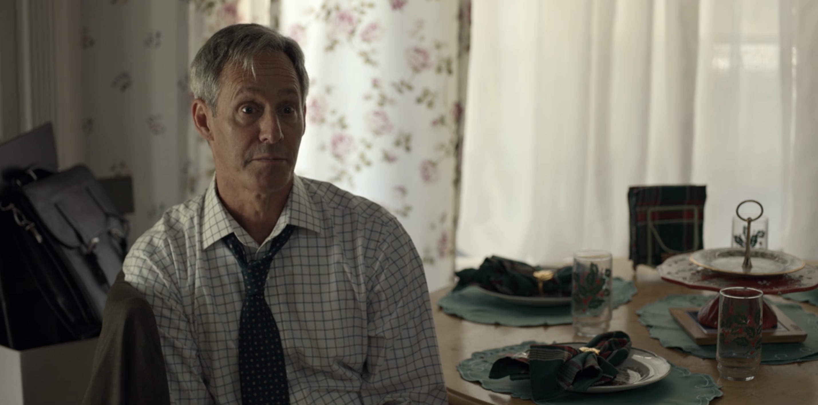 The Dropout Cast on Hulu - Michel Gill as Chris Holmes