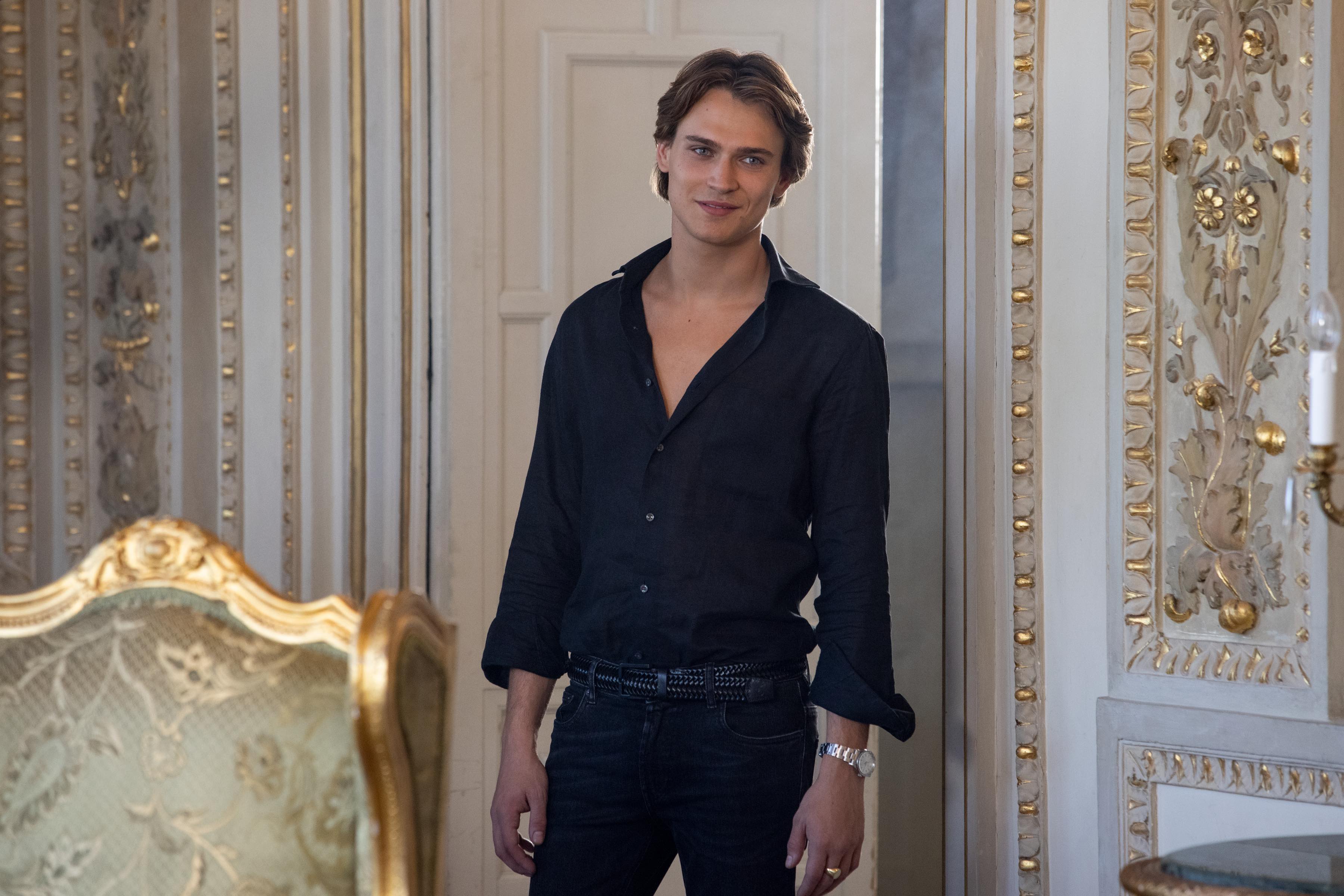 Love & Gelato Cast on Netflix - Saul Nanni as Alessandro Albani