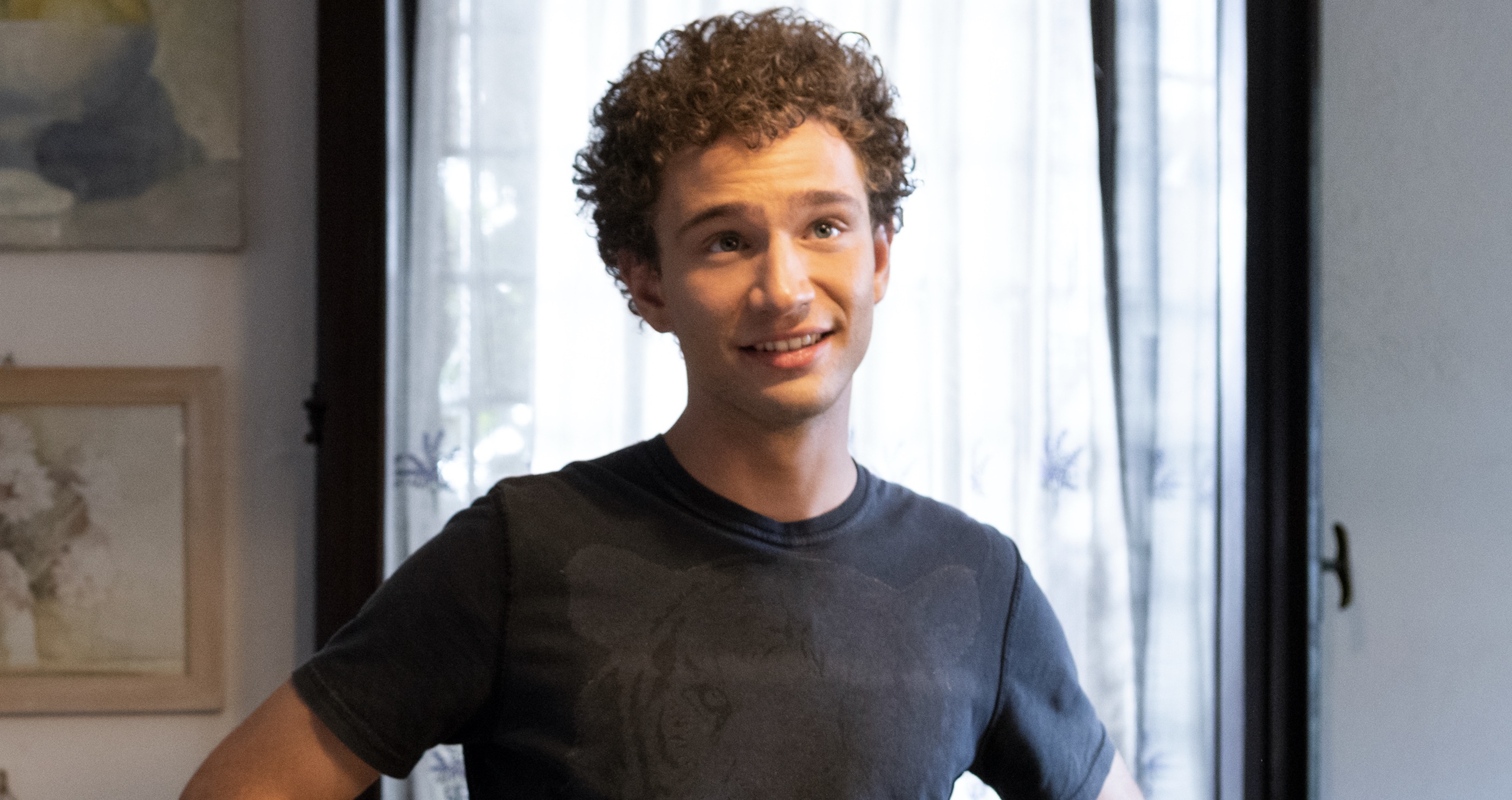 Love & Gelato Cast on Netflix - Tobia De Angelis as Lorenzo Ferrazza