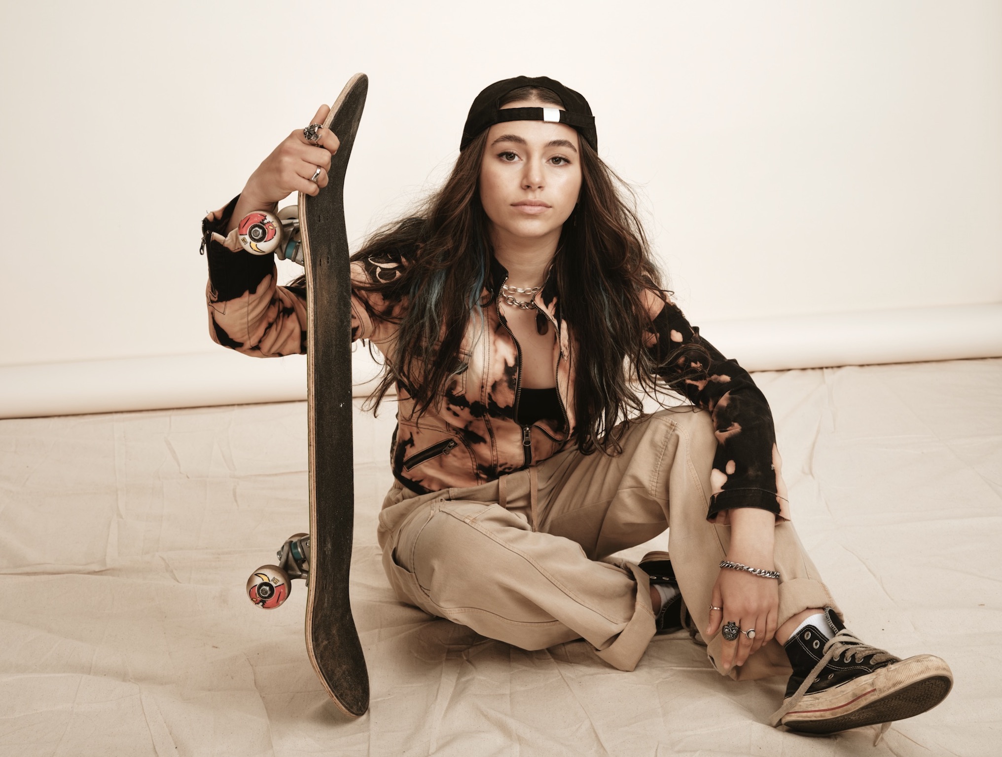 Surviving Summer Cast on Netflix - Sky Katz as Summer Torres