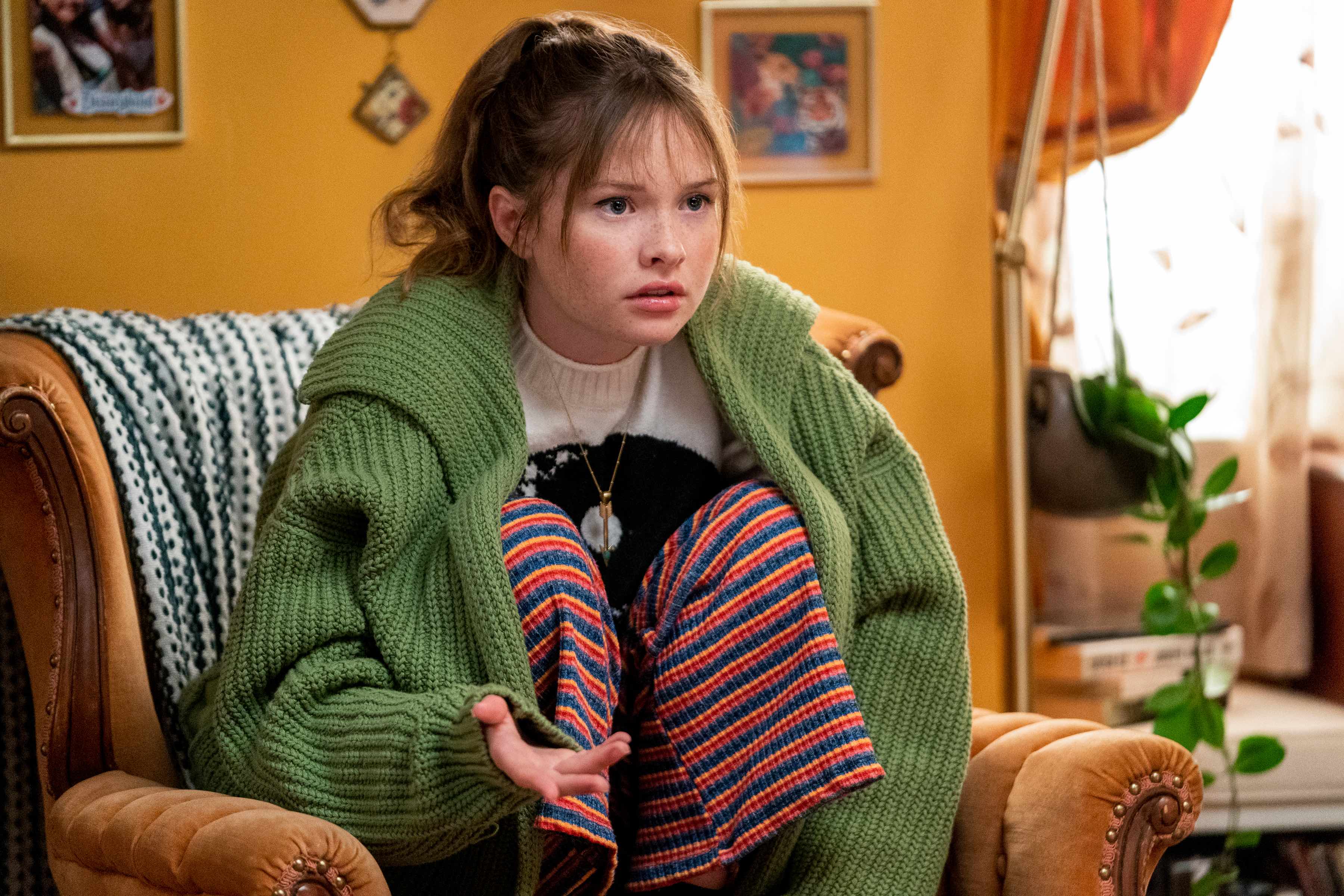 Boo, Bitch Cast on Netflix - Zoe Colletti as Gia