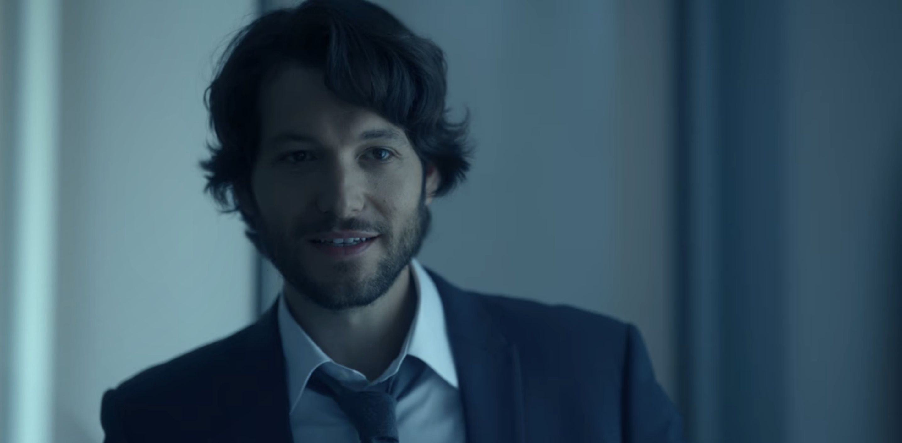 Keep Breathing Cast on Netflix - Jeff Wilbusch as Danny Summerfield