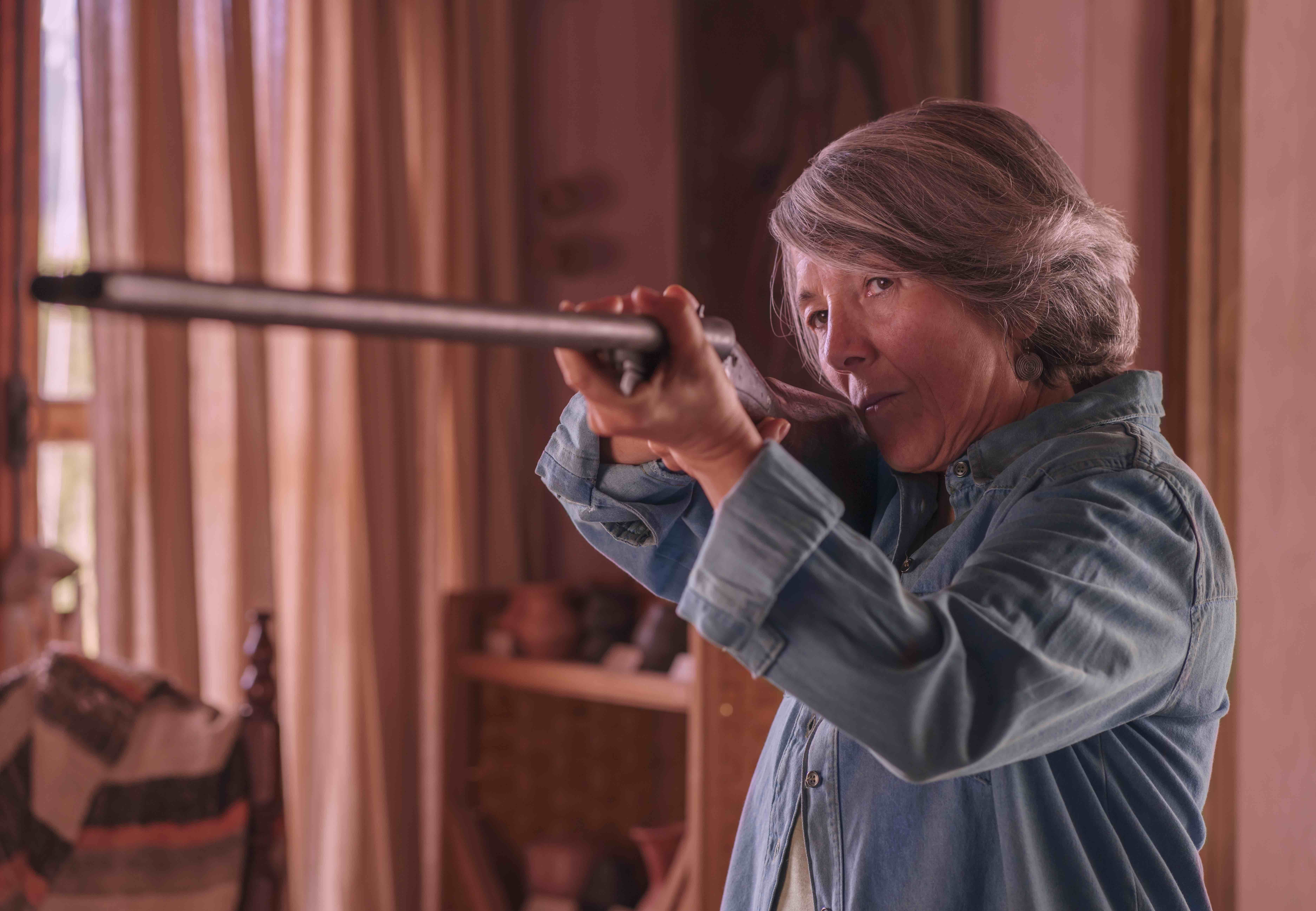 Recurrence Cast on Netflix - Paulina García as Alicia Pelari