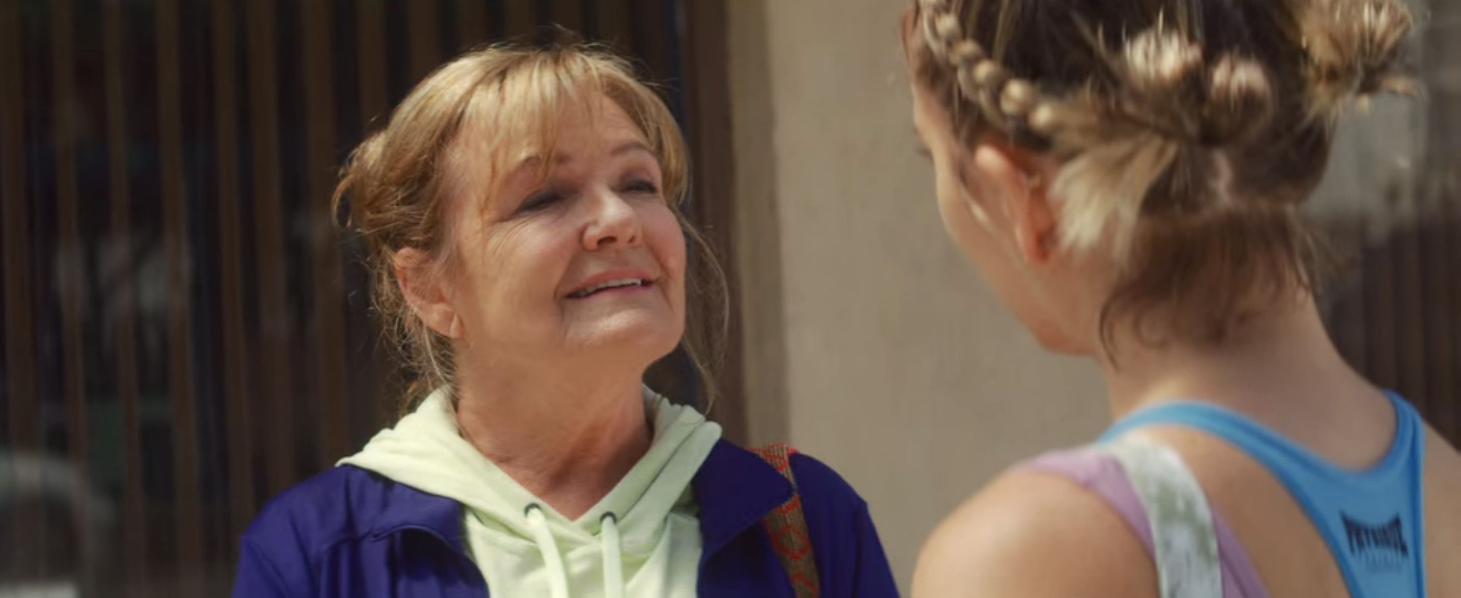 That's Amor Cast on Netflix - Nancy Lenehan as Lainie