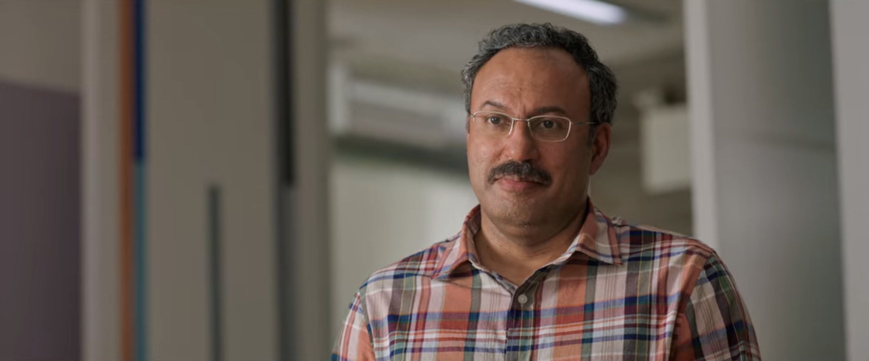 Wedding Season Cast on Netflix - Rizwan Manji as Vijay