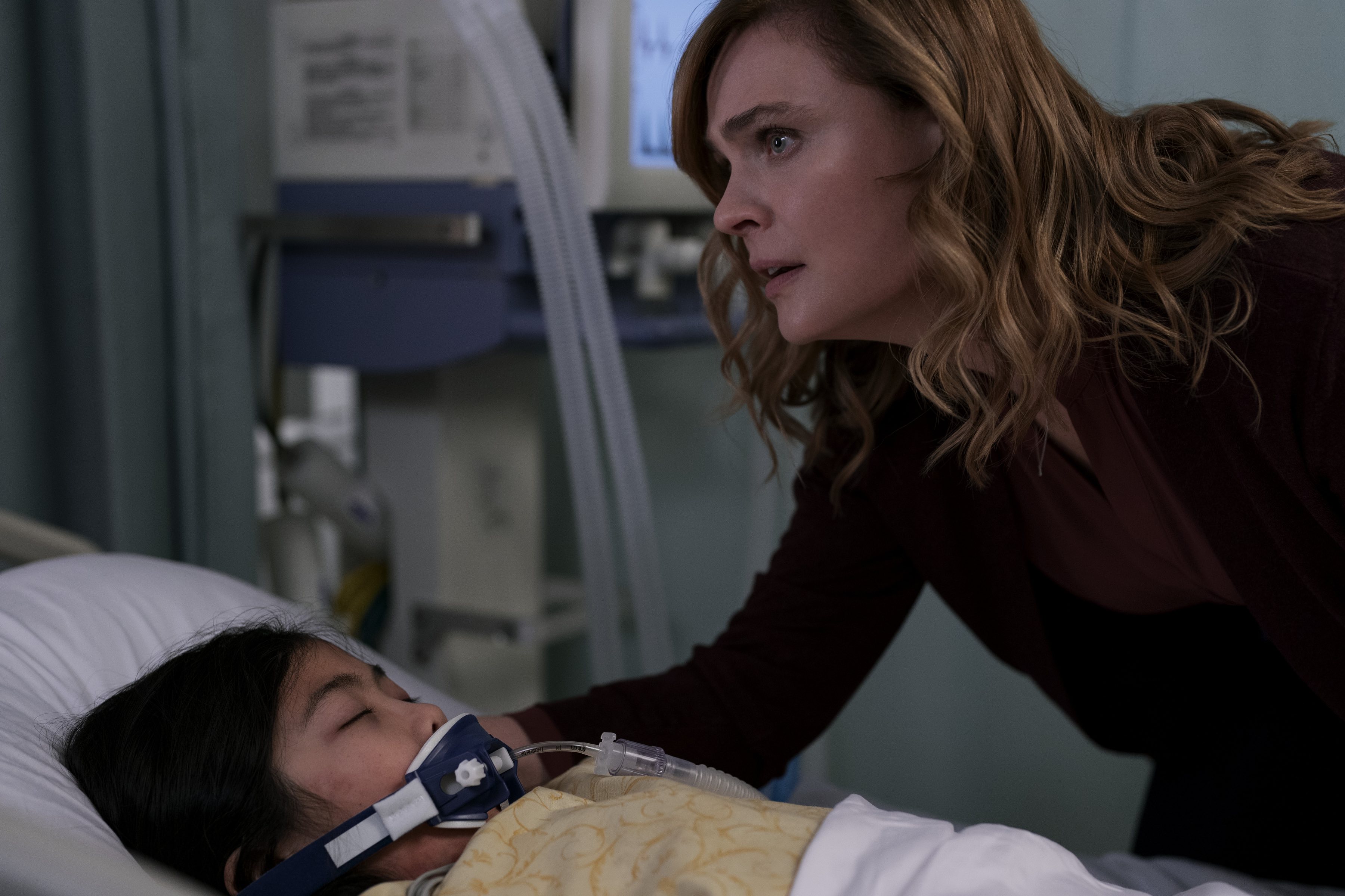 Devil in Ohio Soundtrack on Netflix - Every Song in Episode 5