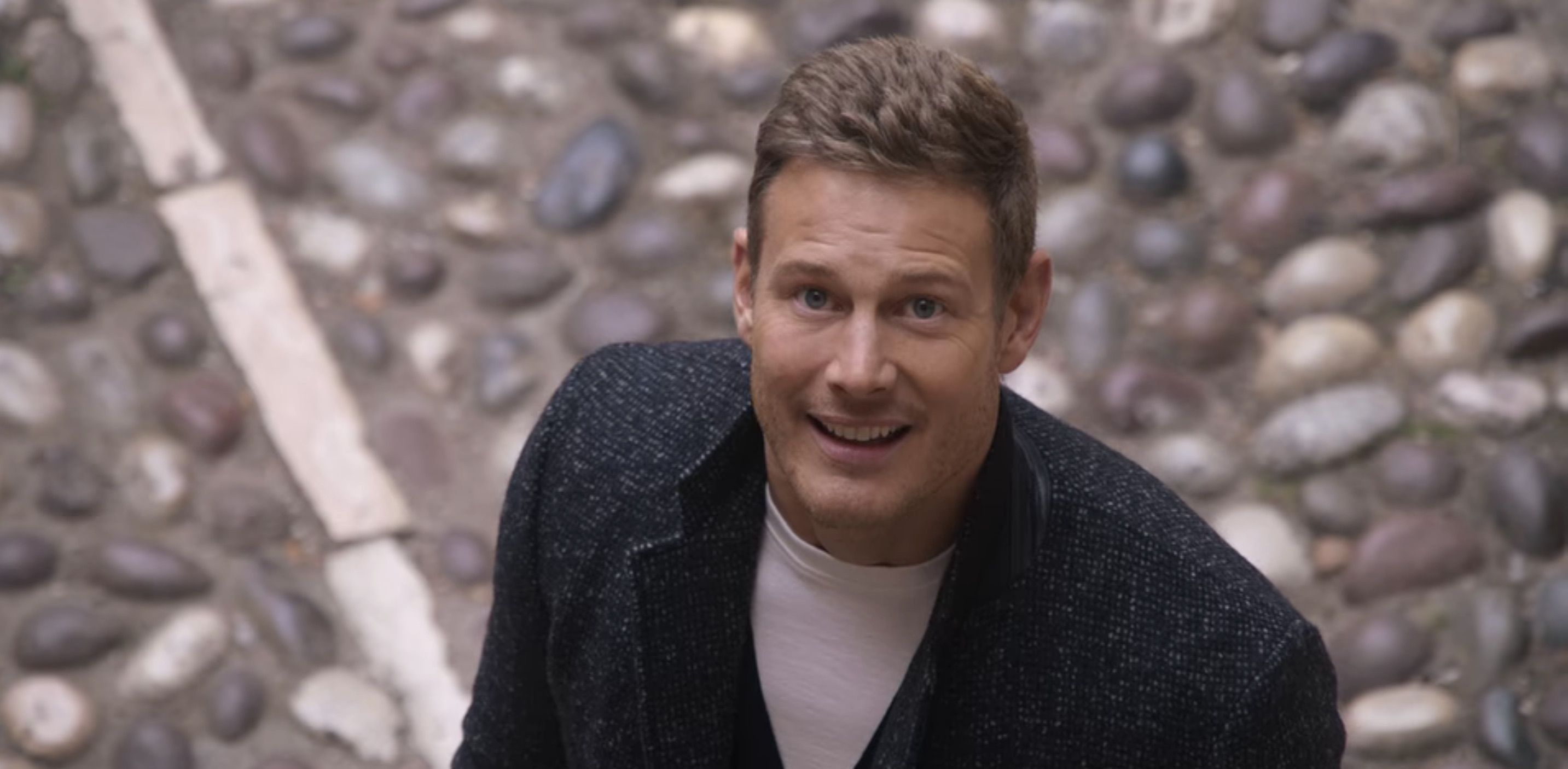 Love in the Villa Cast on Netflix - Tom Hopper as Charlie Fletcher