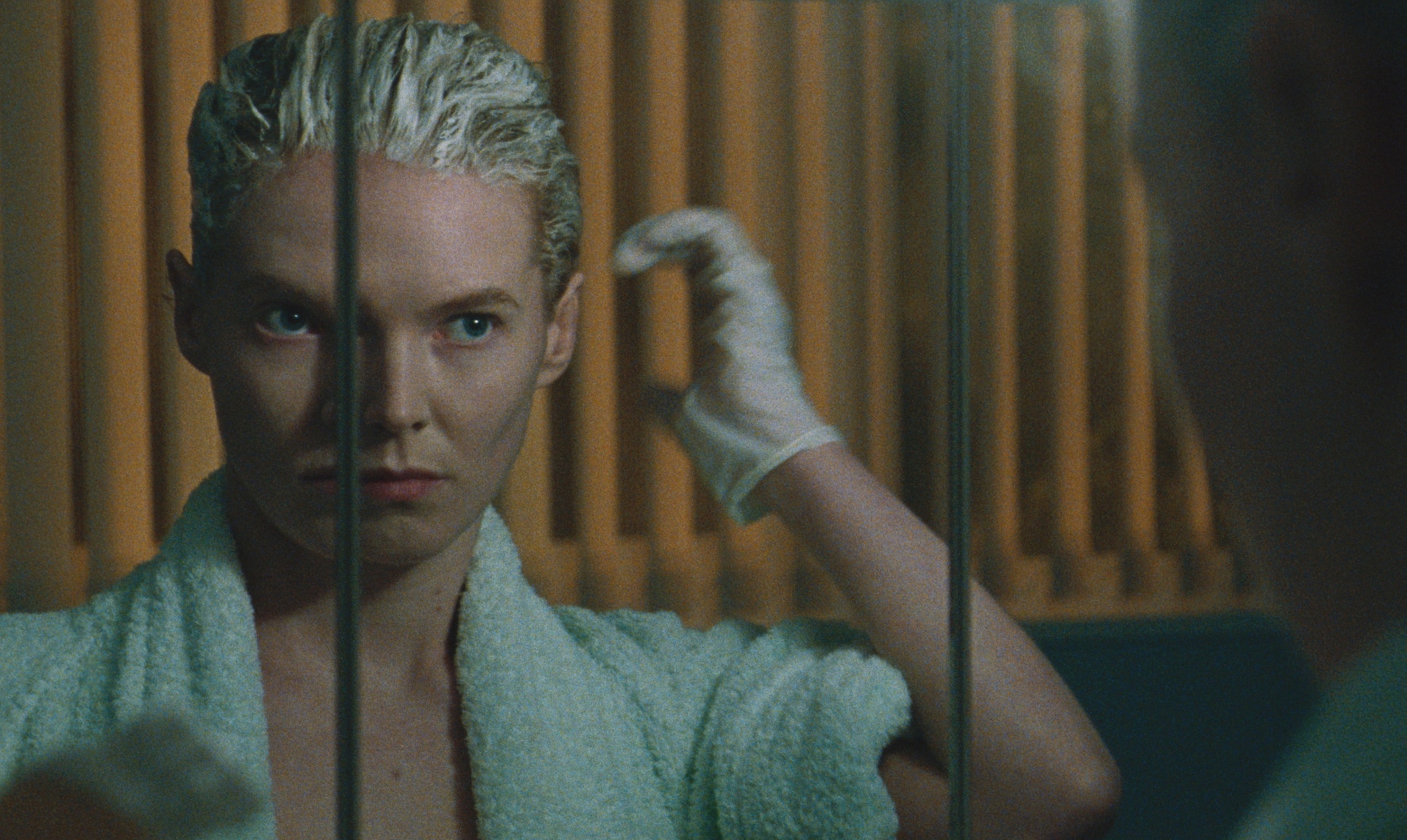 Blue Jean Review - 2022 Georgia Oakley Movie Film