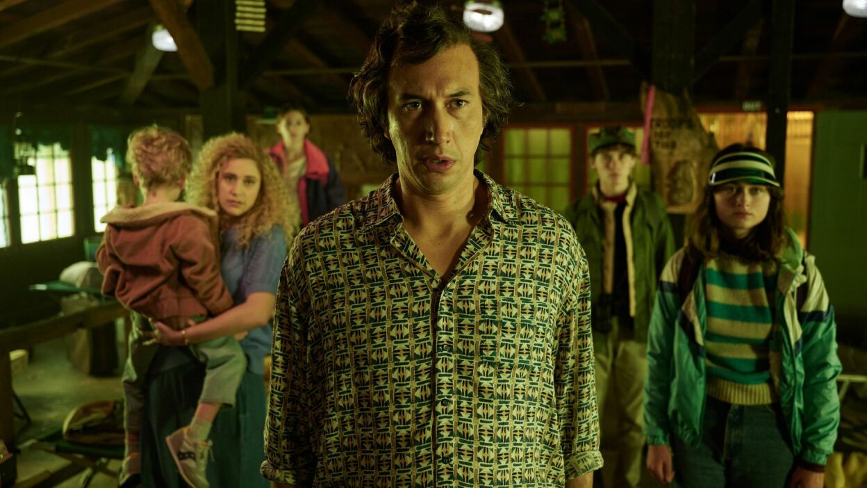 White Noise Review - 2022 Noah Baumbach Netflix Movie Film