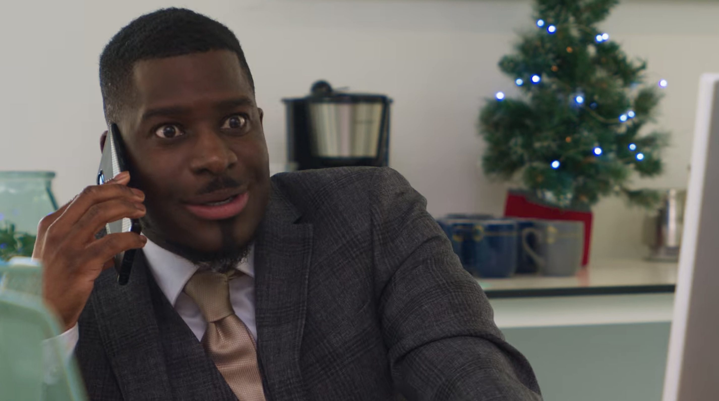 Christmas on Mistletoe Farm Cast on Netflix - Inel Tomlinson as Mo