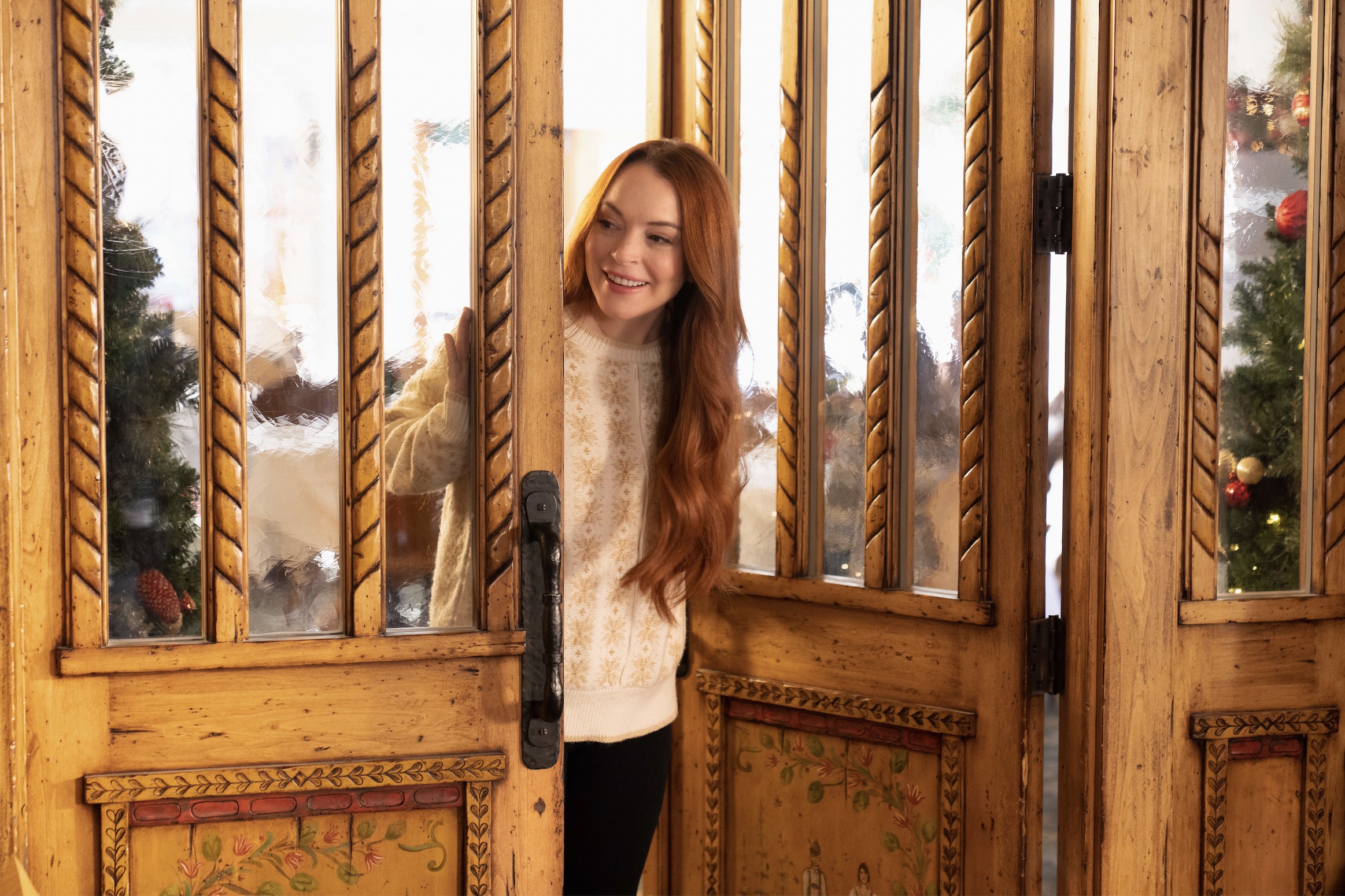 Falling for Christmas Cast on Netflix - Lindsay Lohan as Sierra Belmont