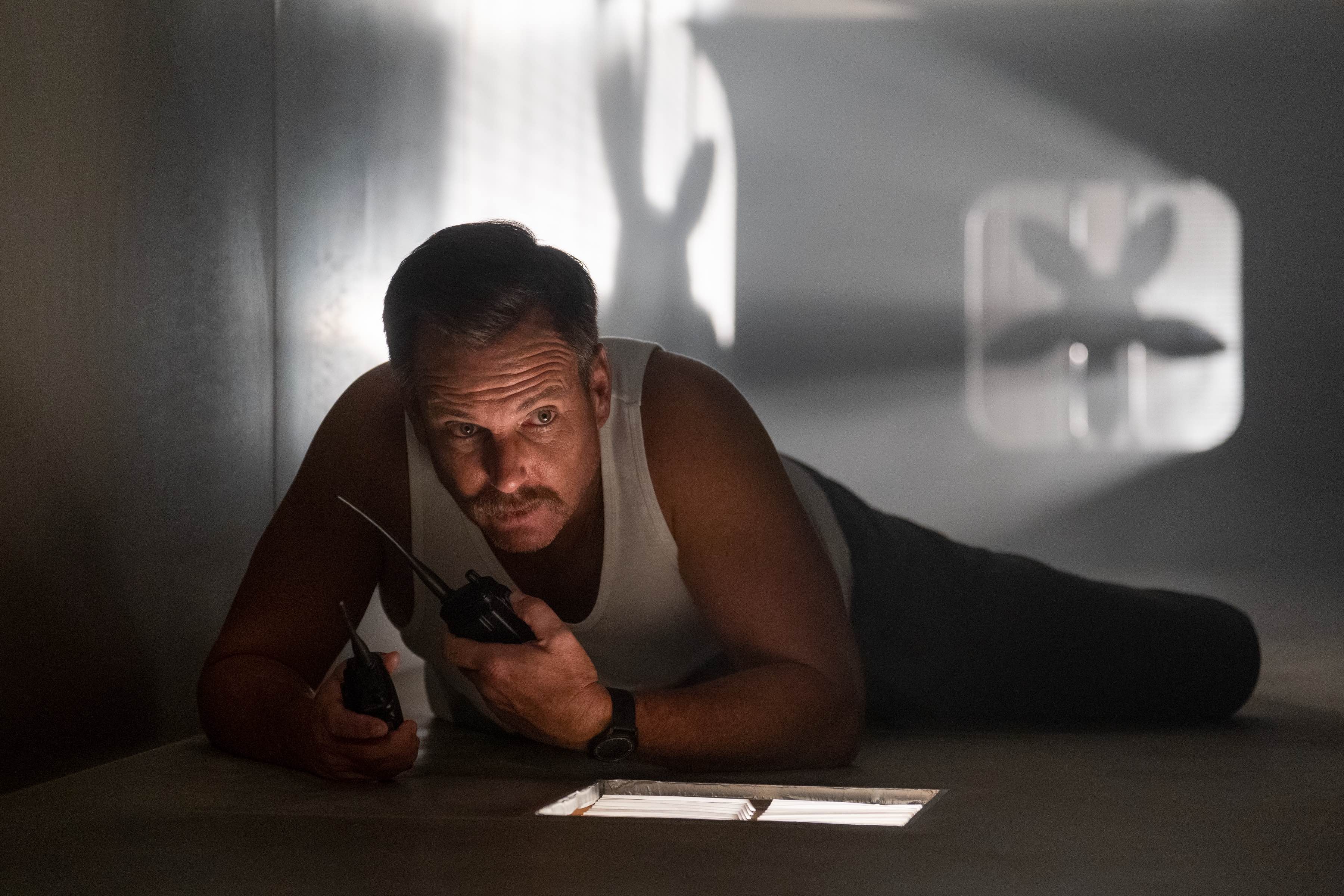 Who Killed Santa Cast - Every Actor and Character in the 2022 Netflix Movie Special