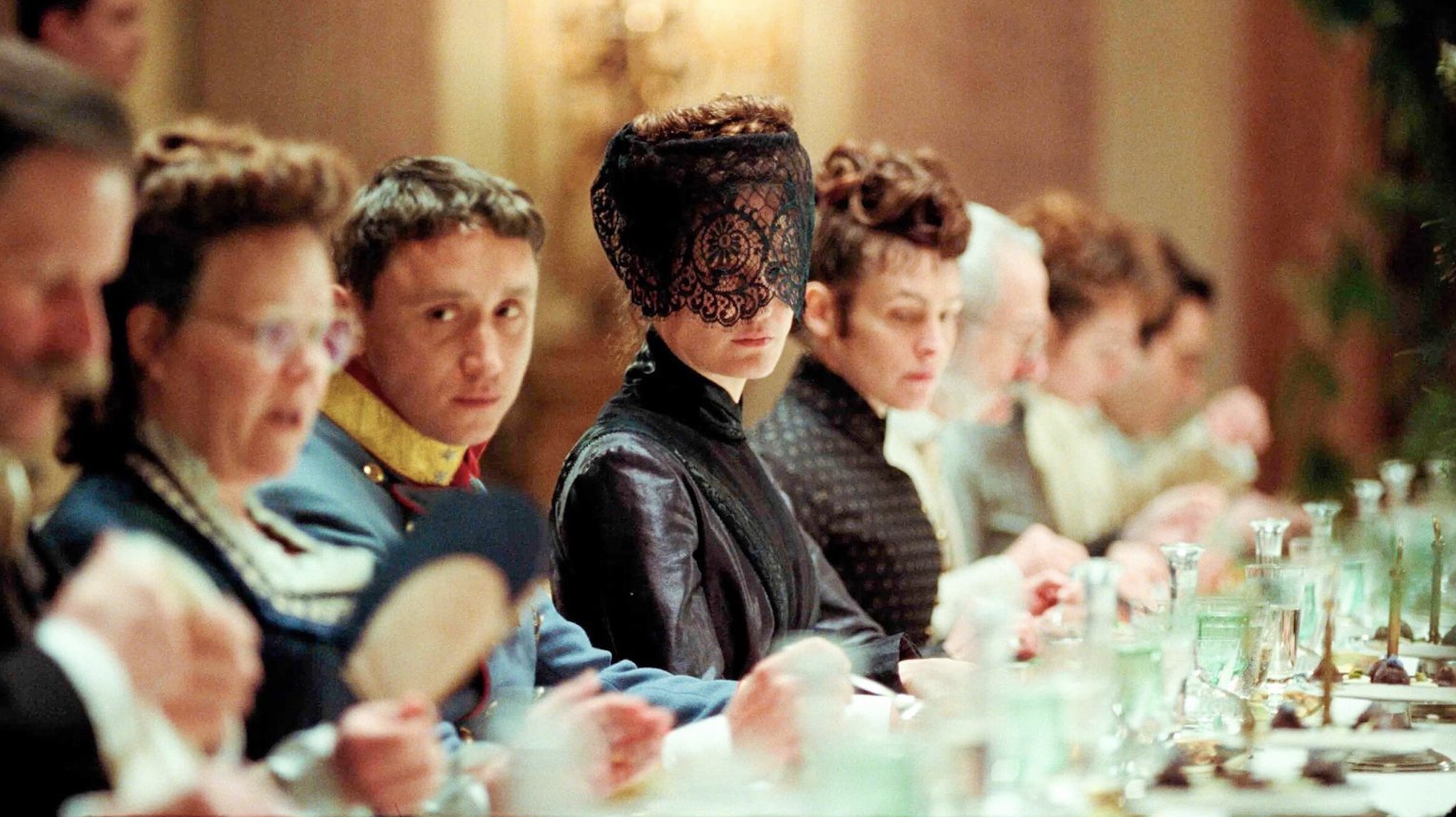 Corsage Review - 2022 Marie Kreutzer Movie Film