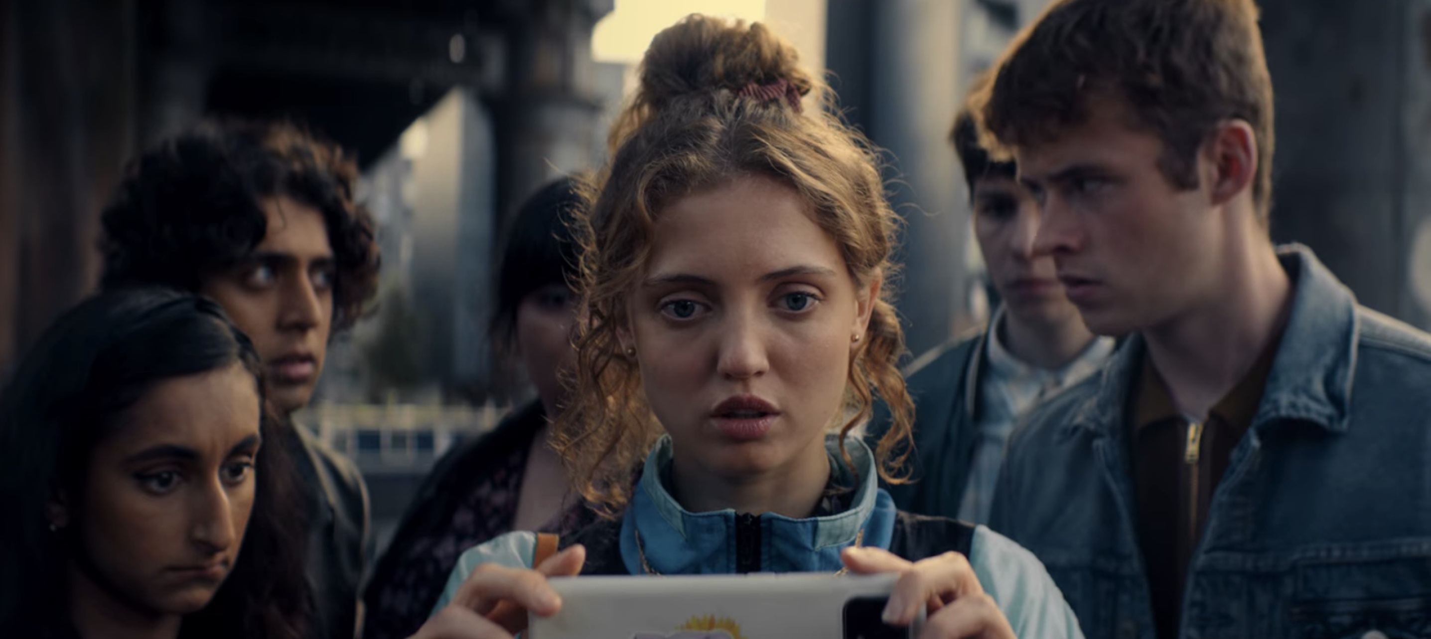 Red Rose Soundtrack on Netflix - Every Song in Season 1, Episode 4