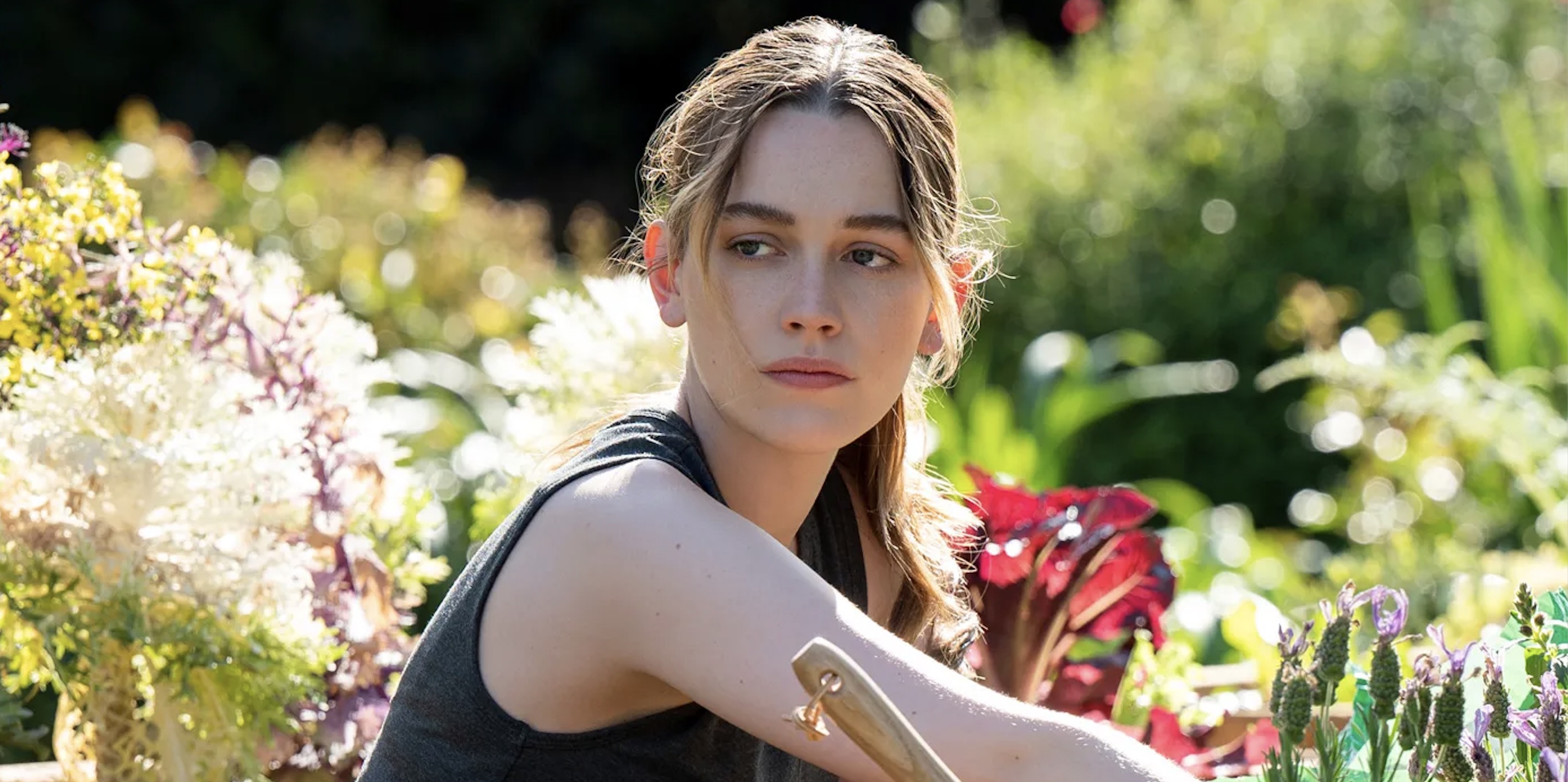 You Cast on Netflix - Victoria Pedretti as Love Quinn