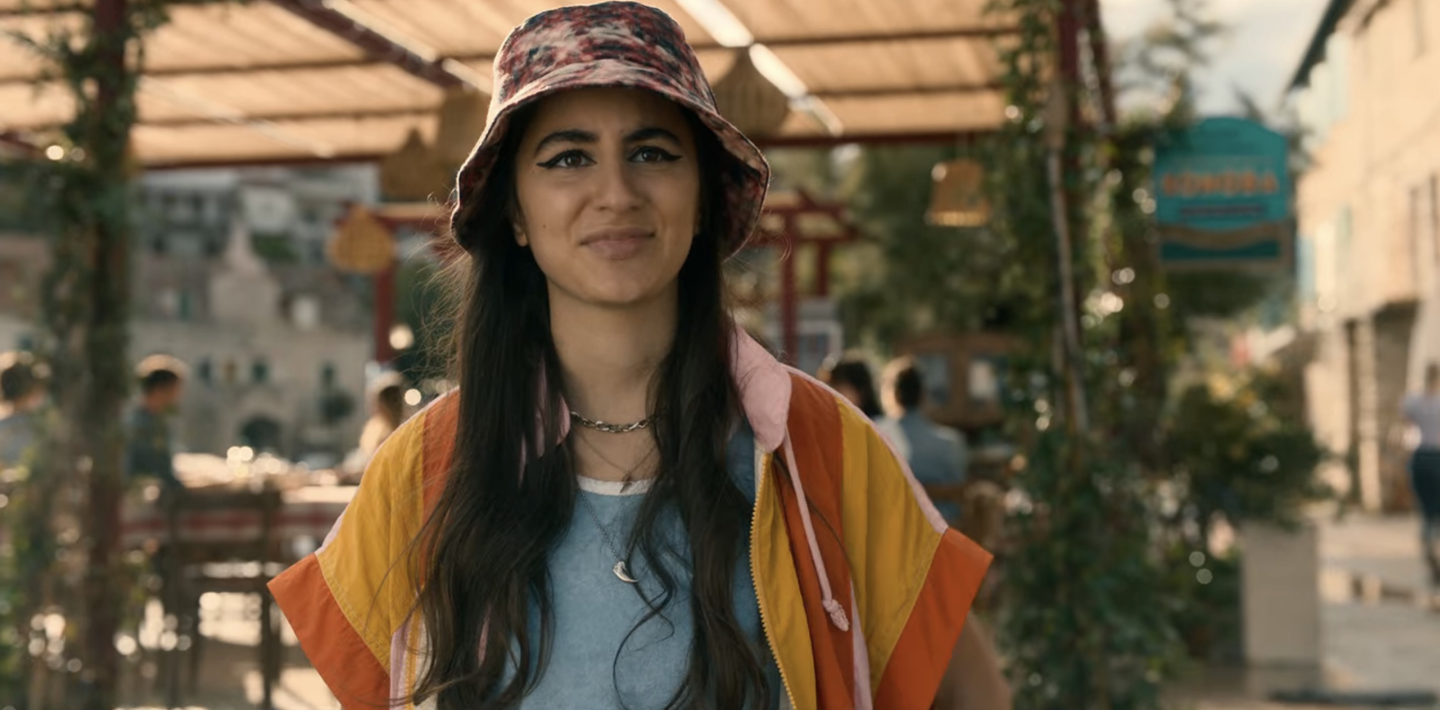Faraway Cast on Netflix - Bahar Balci as Fia Altin
