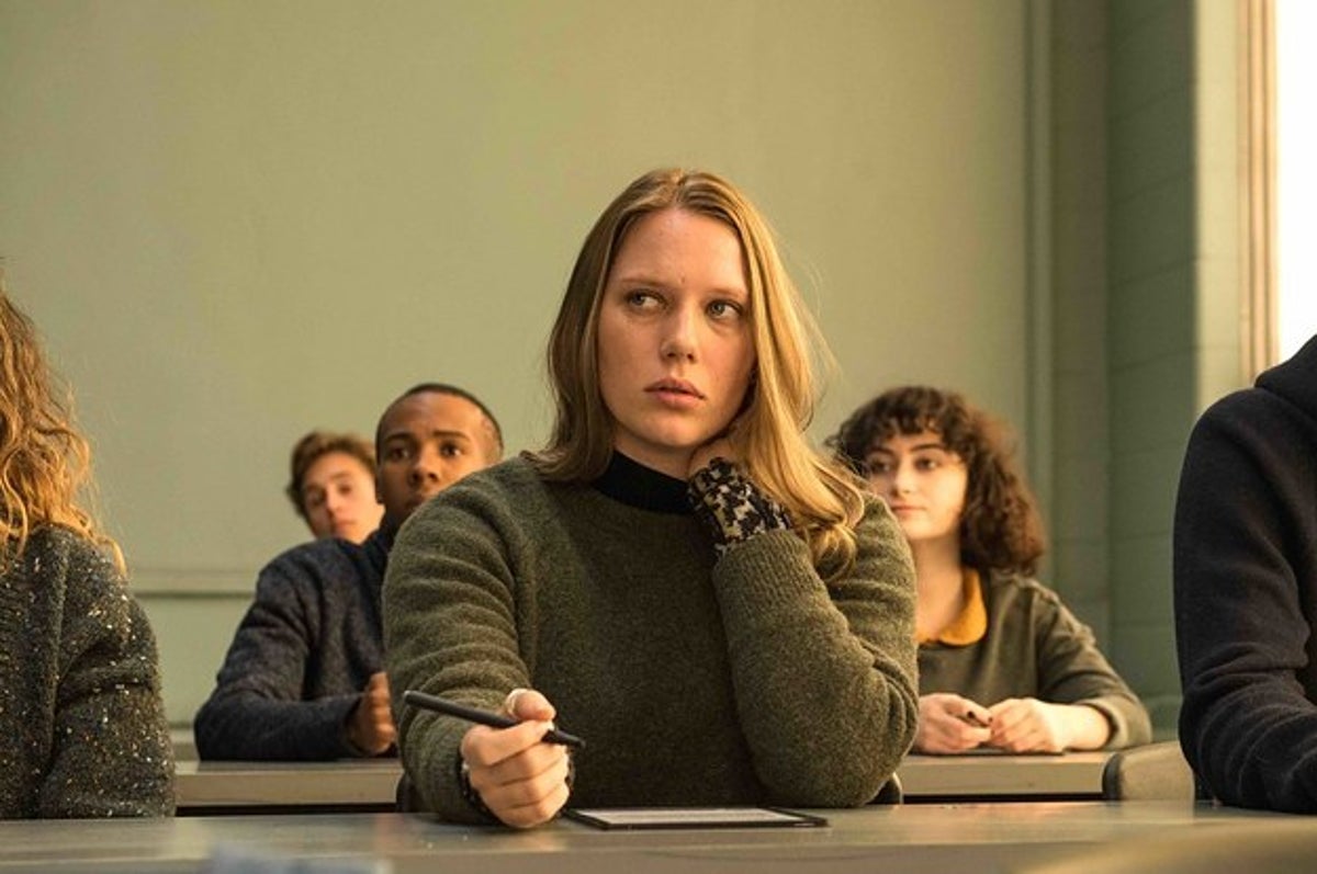 Black Mirror Cast on Netflix - Brenna Harding as Sara ("Arkangel")