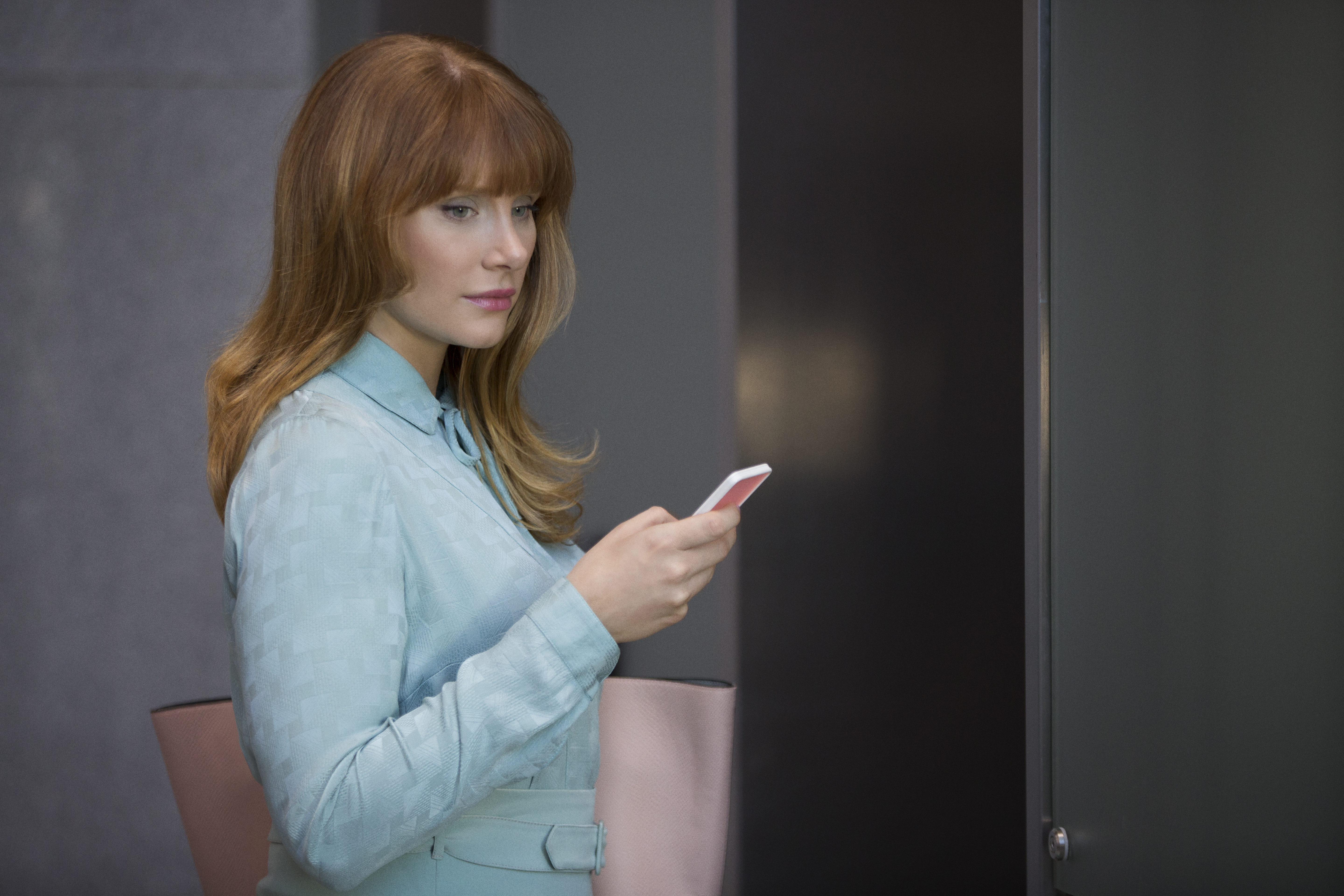 Black Mirror Cast on Netflix - Bryce Dallas Howard as Lacie Pound ("Nosedive")
