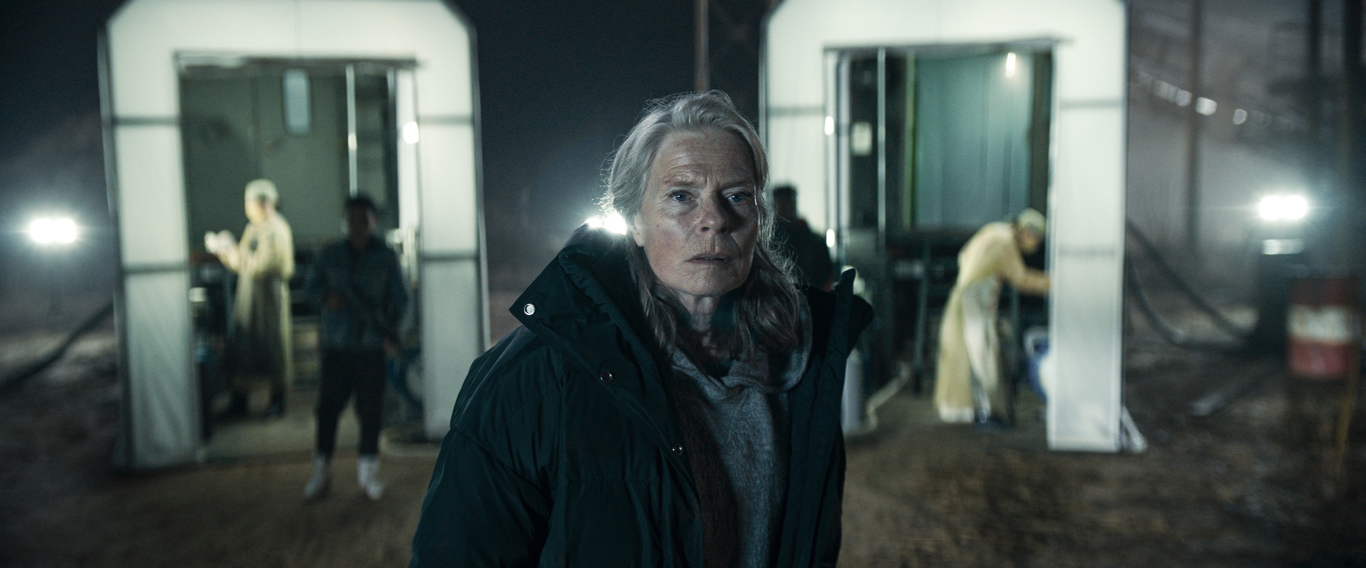 Paradise Cast on Netflix - Corinna Kirchoff as Elena