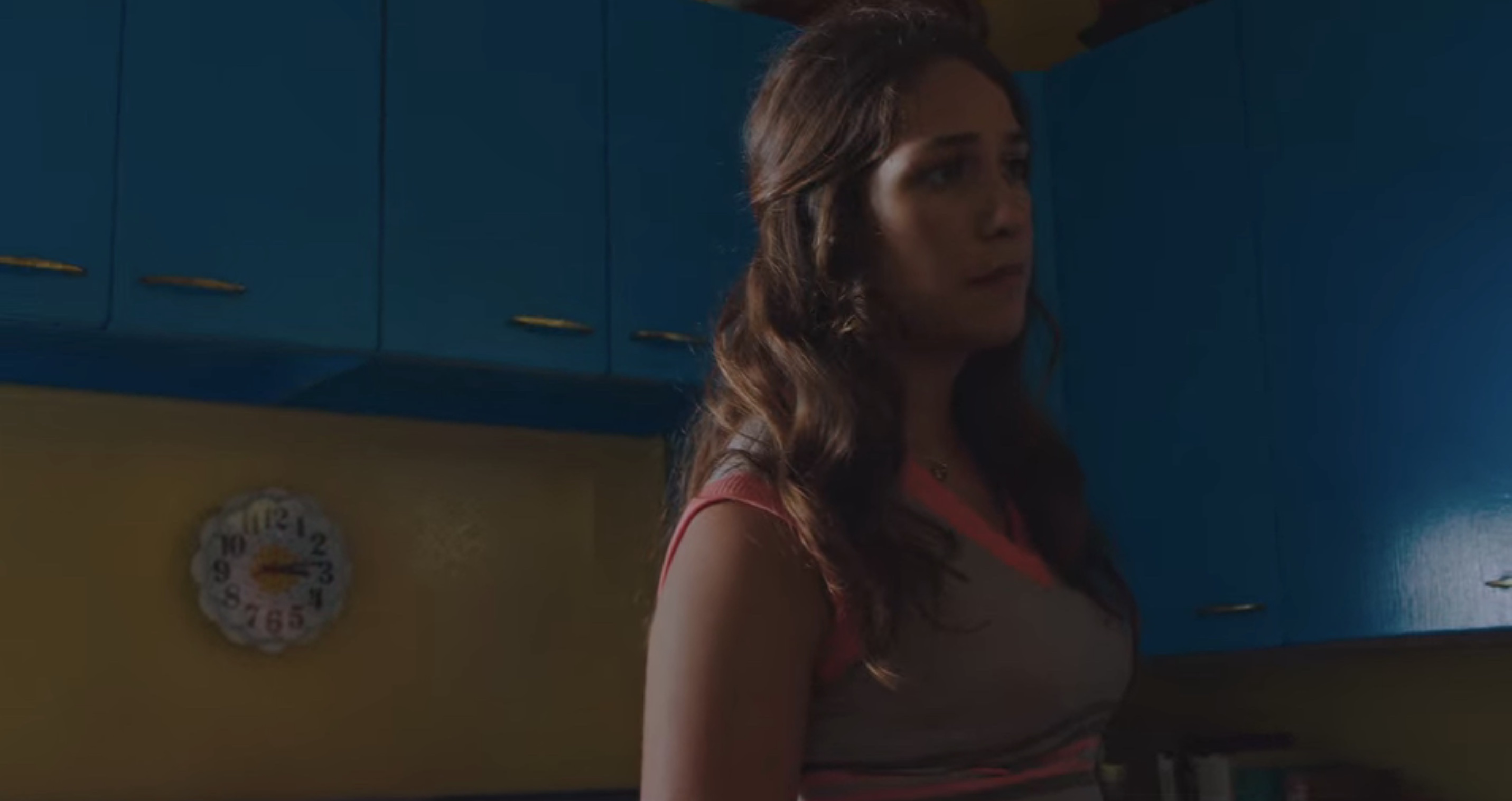 American Made Cast on Netflix - Lola Kirke as Judy Downing