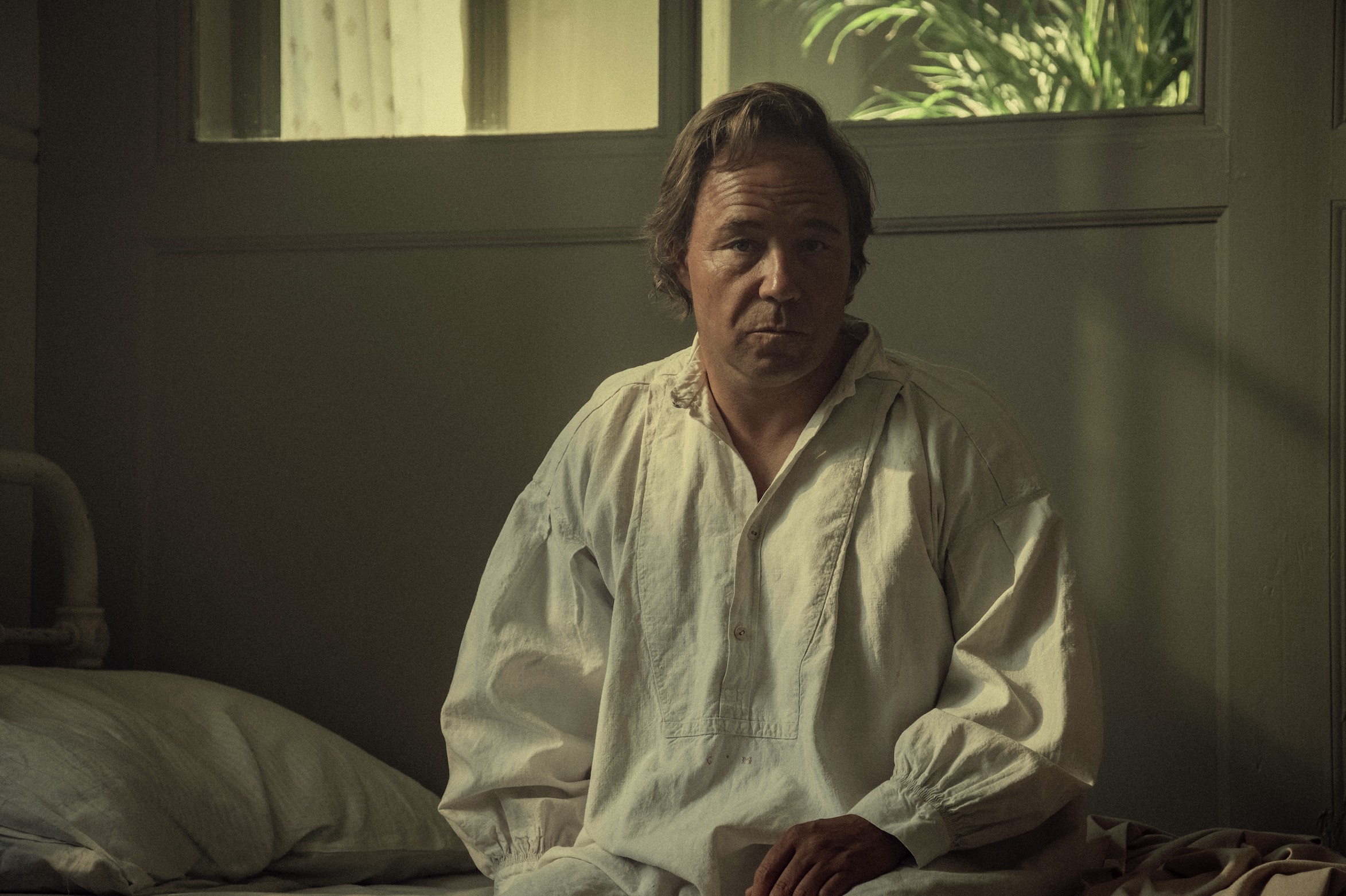 Bodies Cast on Netflix - Stephen Graham as Elias Mannix