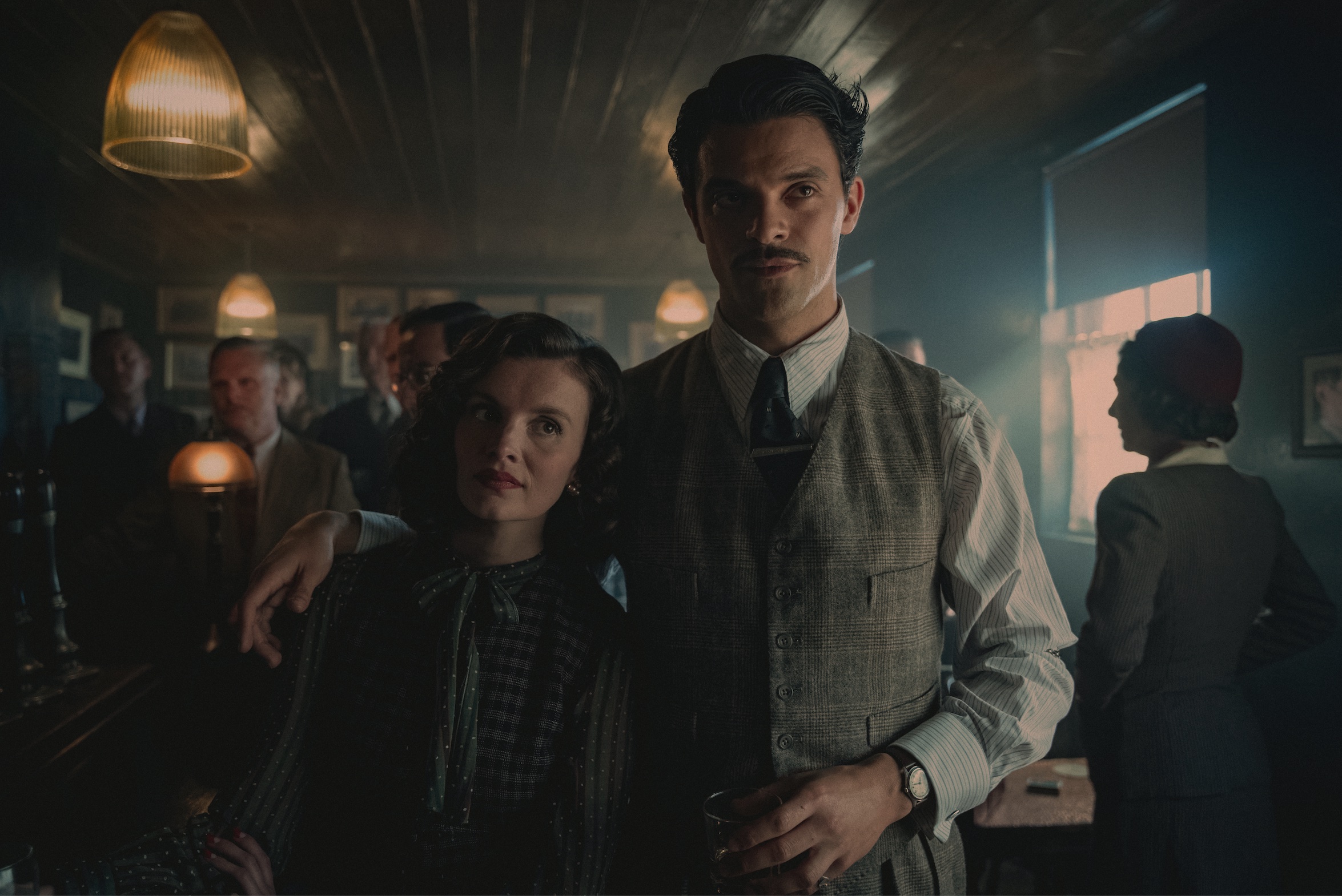 Bodies Soundtrack on Netflix - Every Song in Season 1, Episode 2