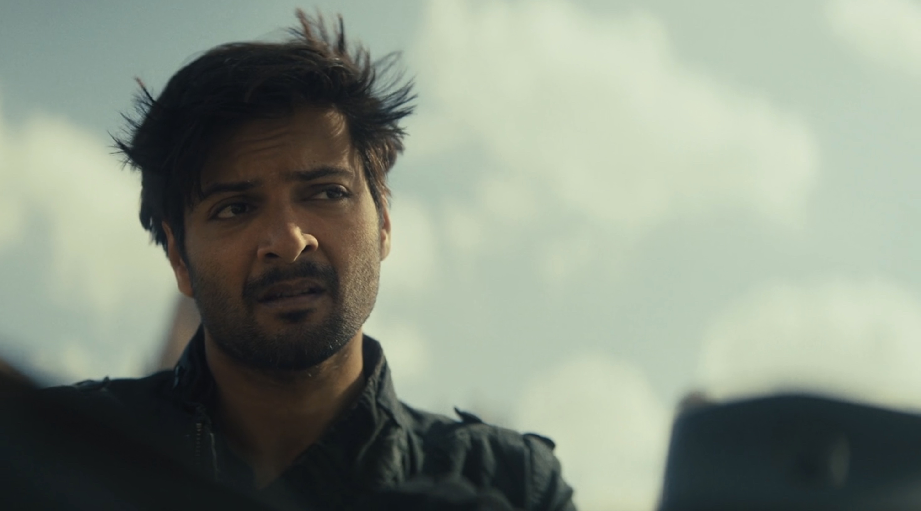 Kandahar Cast on Hulu - Ali Fazal as Kahil Nasir