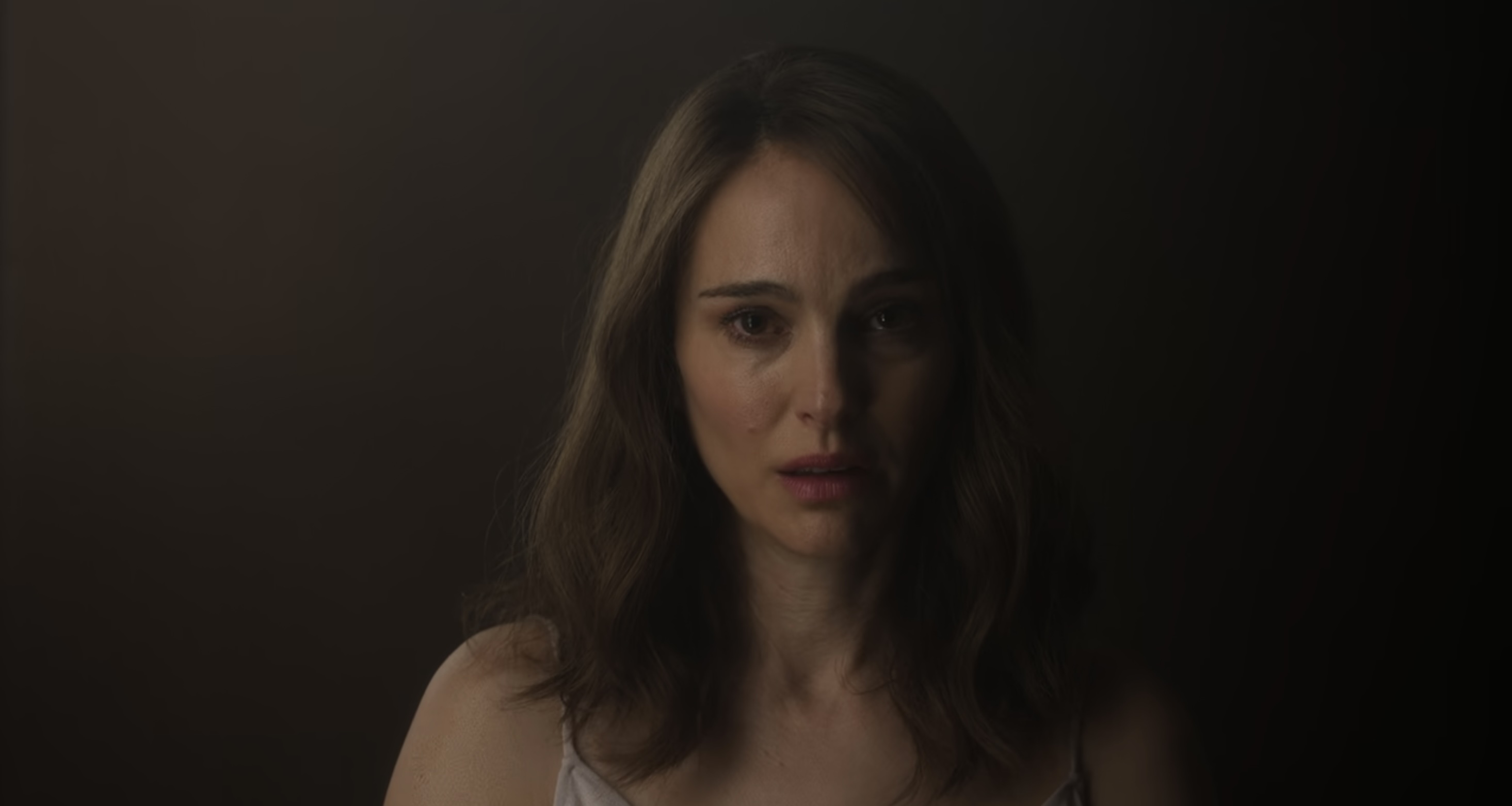 May December Cast on Netflix - Natalie Portman as Elizabeth